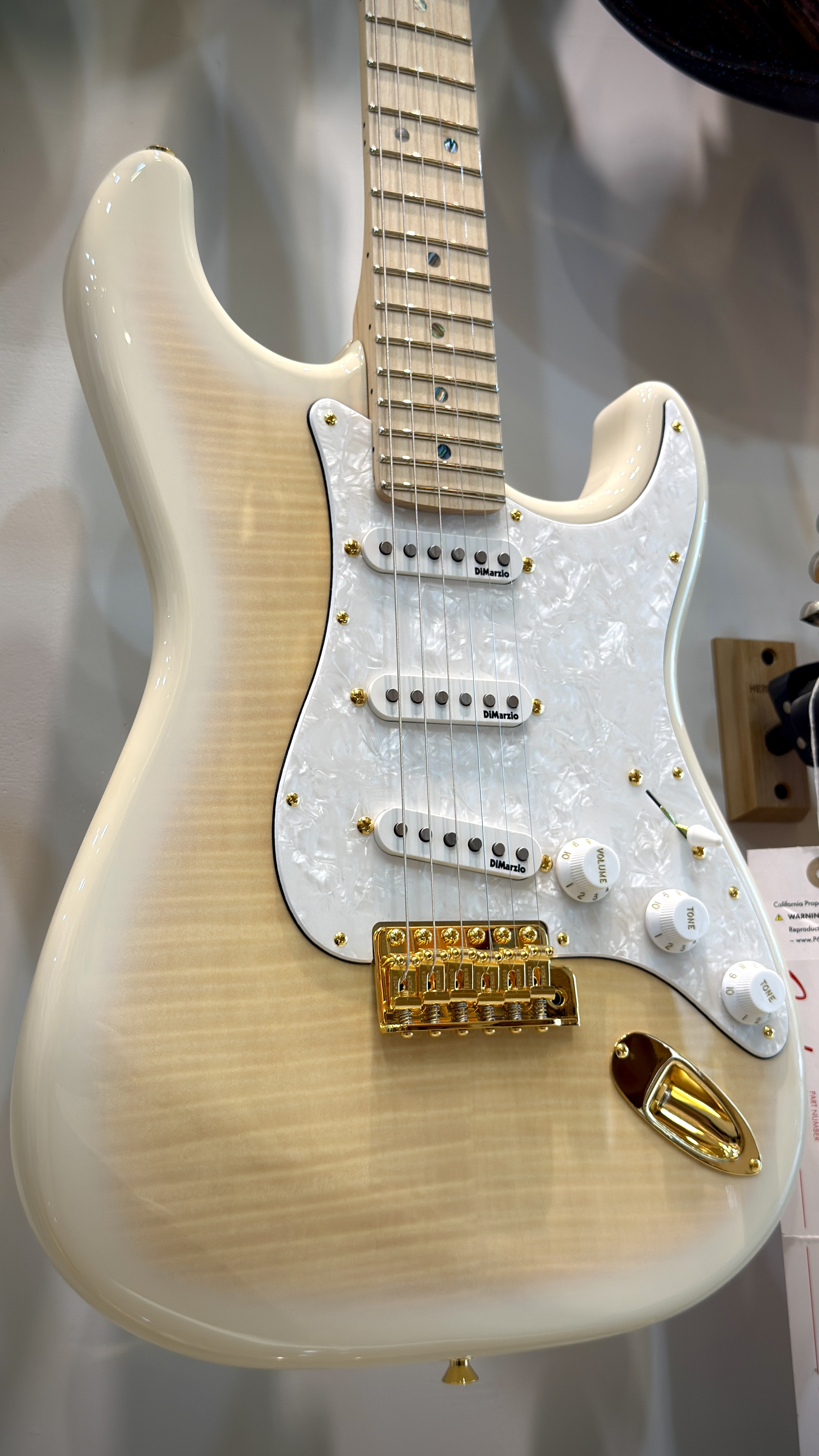 Fender FENDER MIJ RICHIE KOTZEN STRATOCASTER MN TRANSPARENT WHITE BURST 簽名款電吉他 第 3 張圖片｜三峽吉他 / Bass