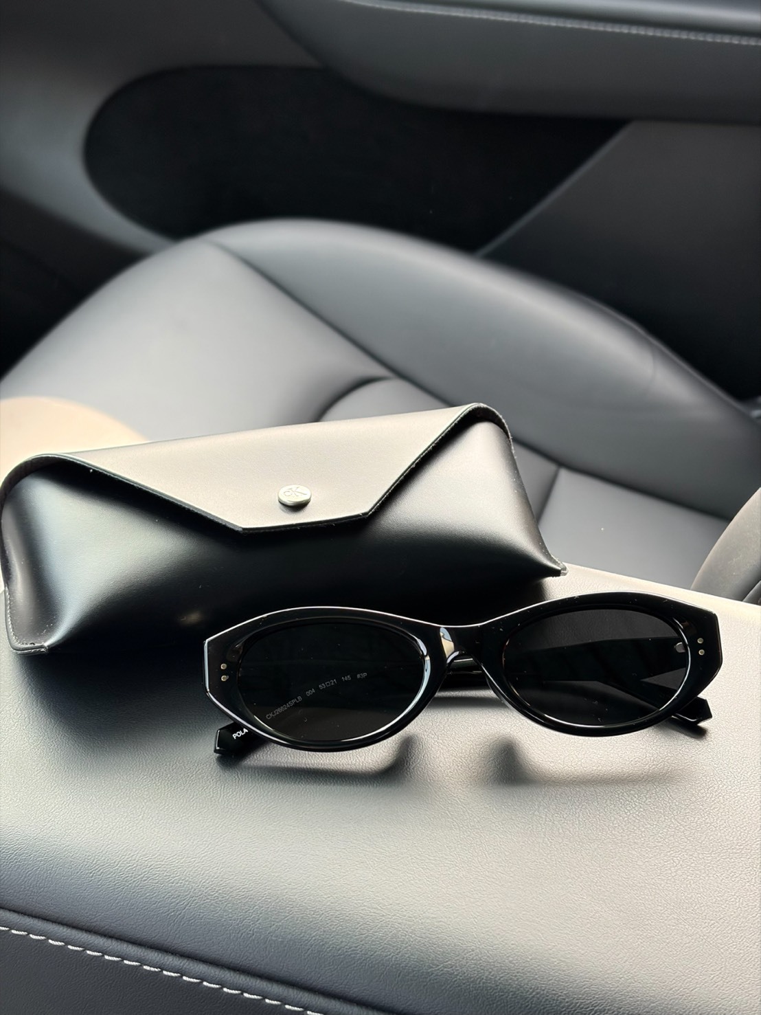 CALVIN KLEIN 小框 貓眼 墨鏡