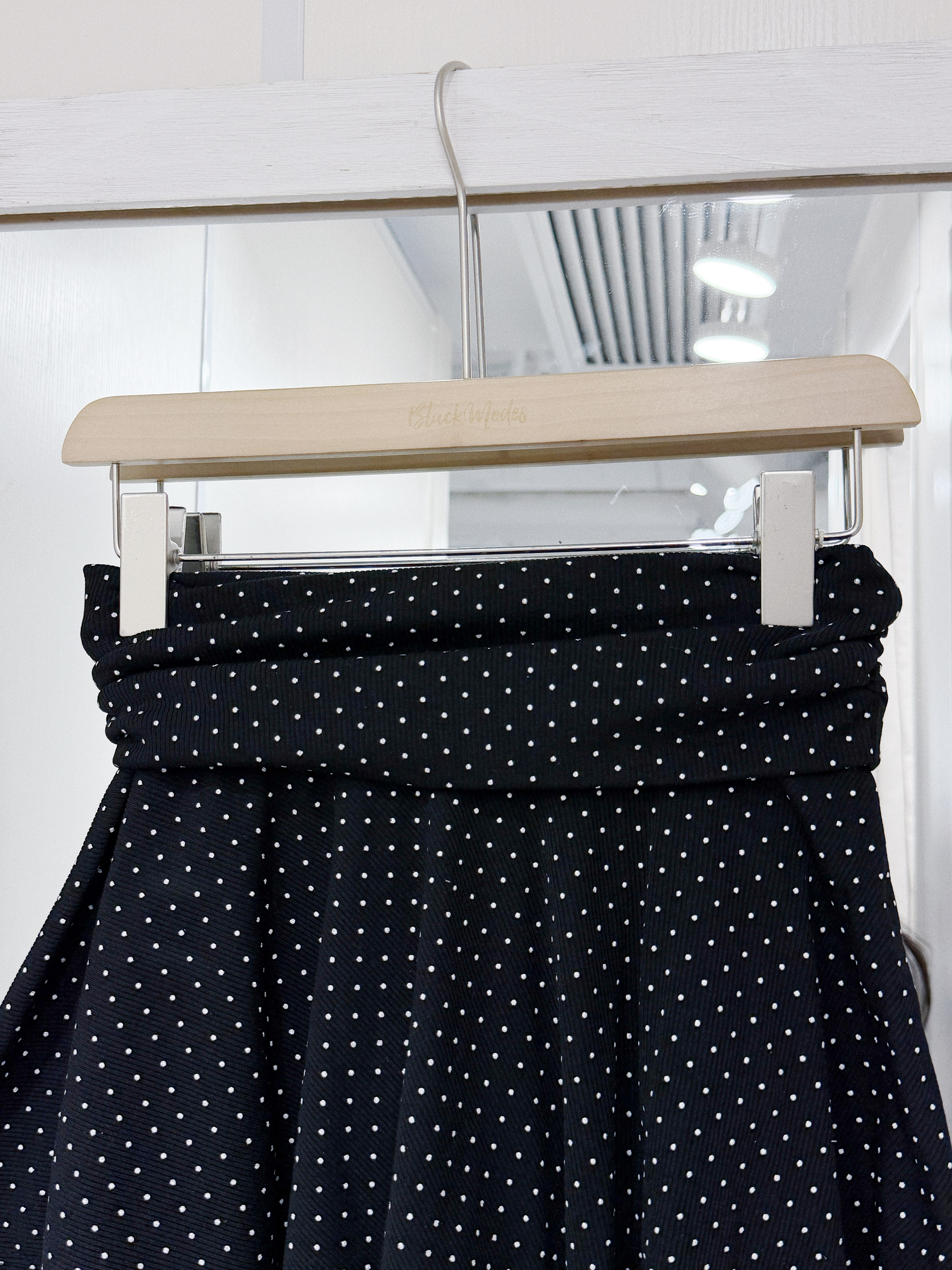 D0554｜韓系onni小波點修腰短裙* 🖤✩‧₊