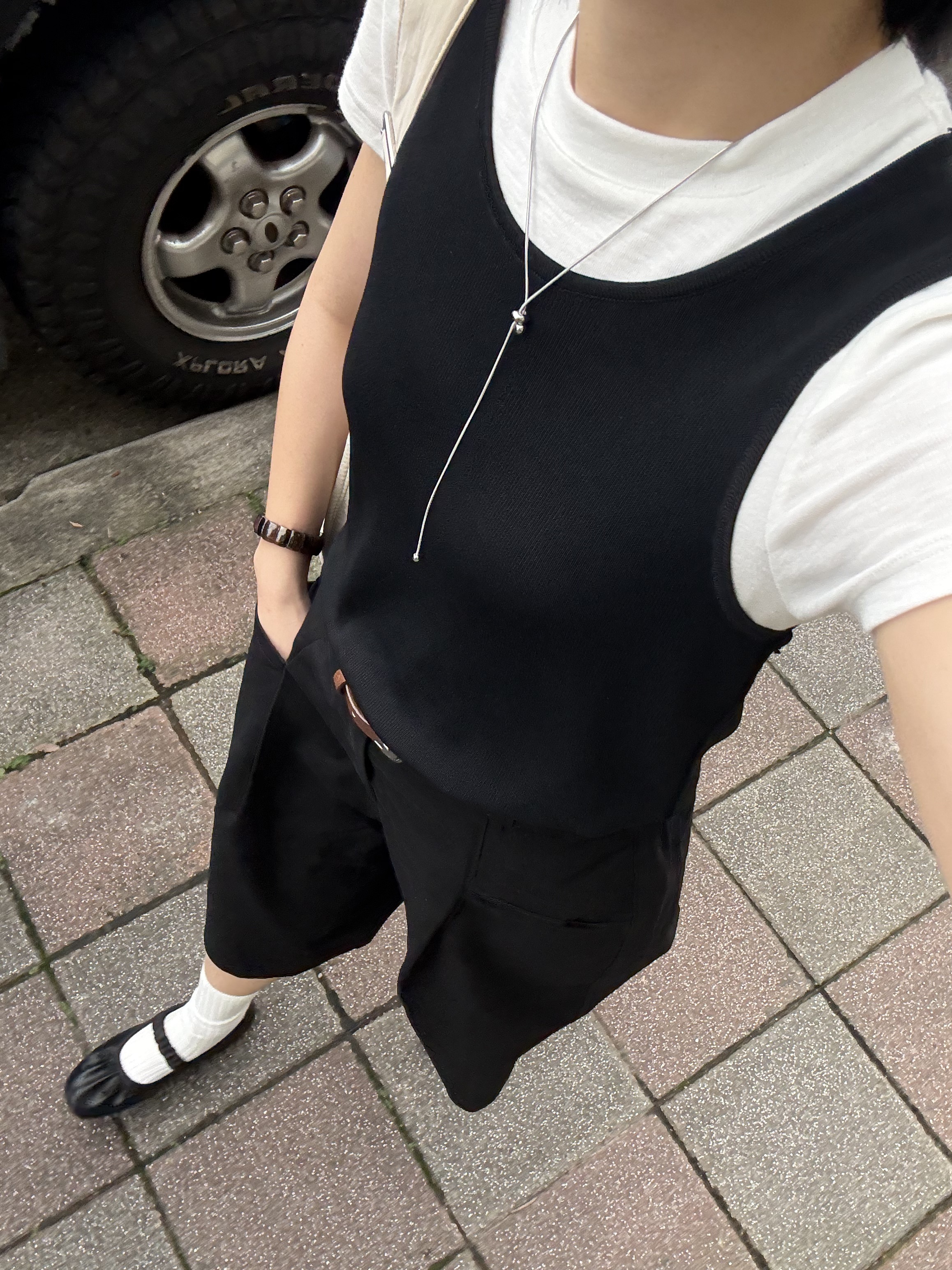 圓領親膚針織背心 (黑)