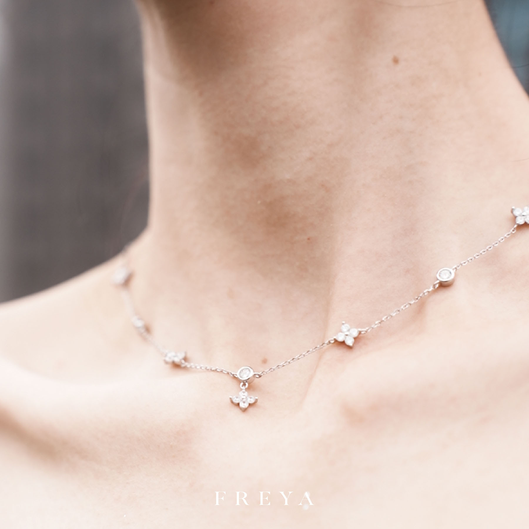 FREYA 迷你四葉草鎖骨練