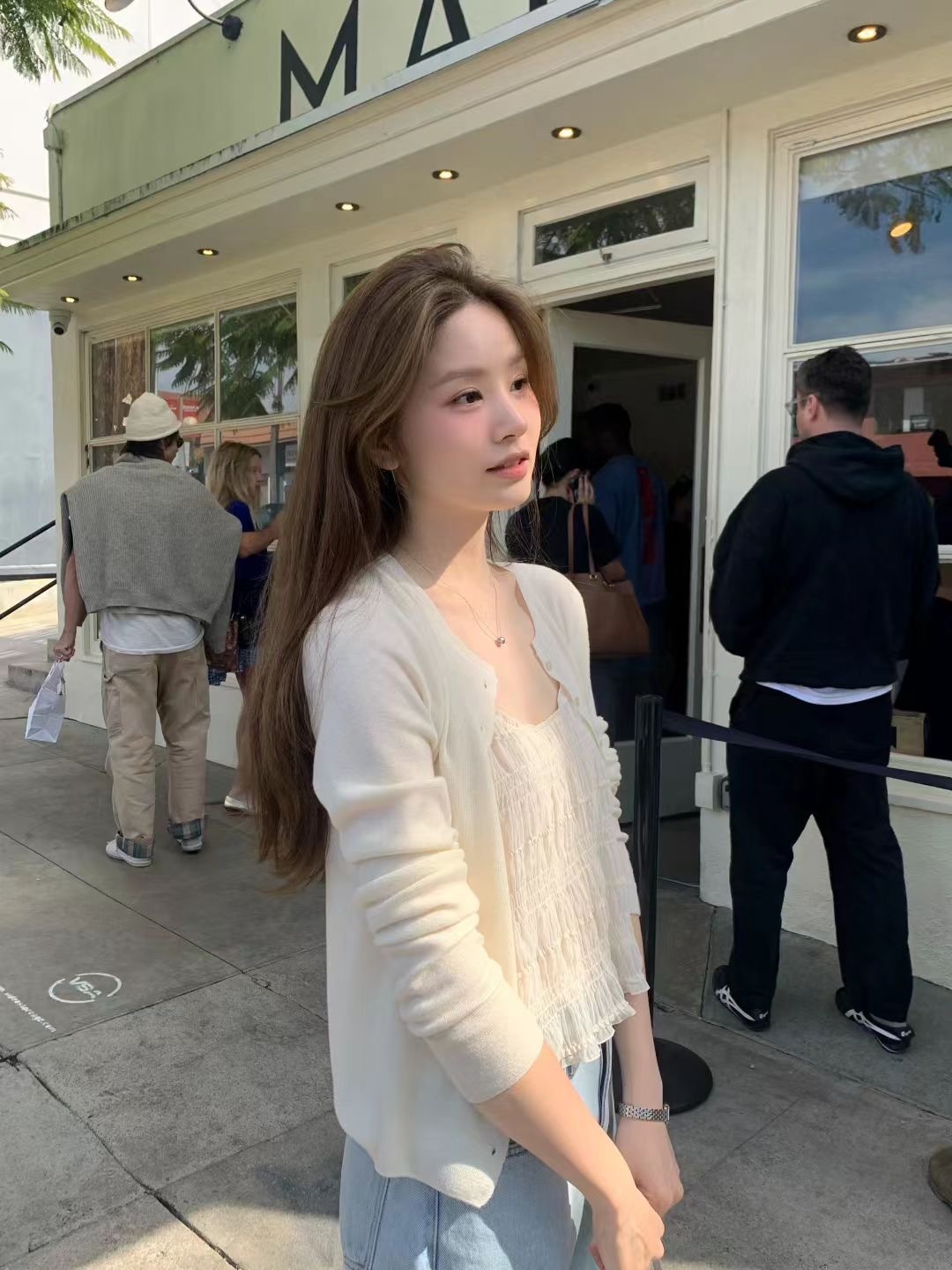 溫柔皺摺細肩帶寬鬆上衣