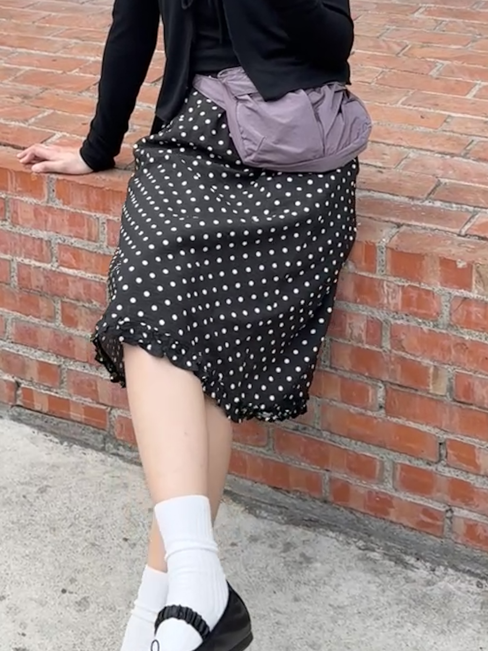 下車邊點點質感半身裙 (黑)