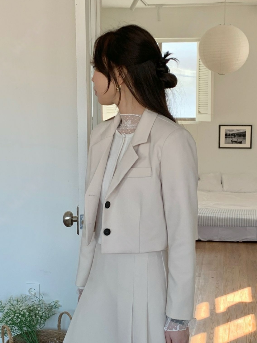 Myrca 精緻短版西裝外套 [ 3色 / Free ]