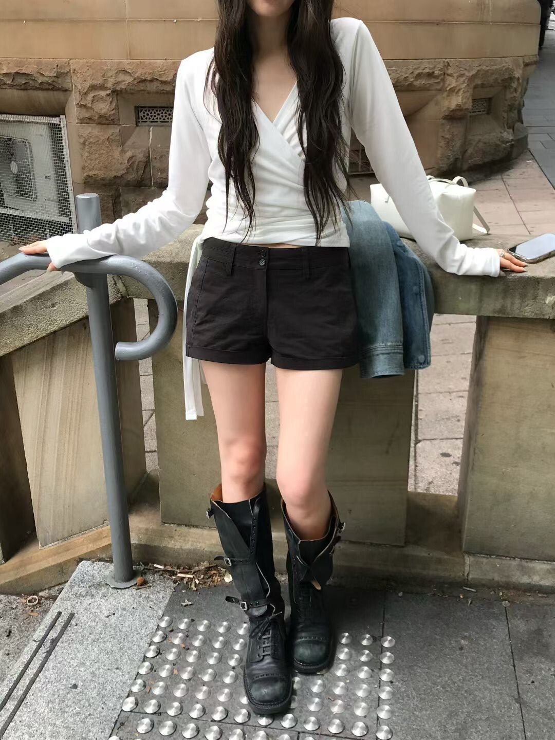 低腰迷你短褲(不含腰帶)