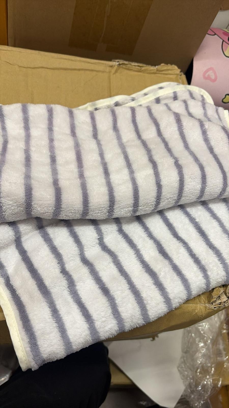 現貨 珊瑚絨柔軟瞬吸條紋毛巾（紫色）