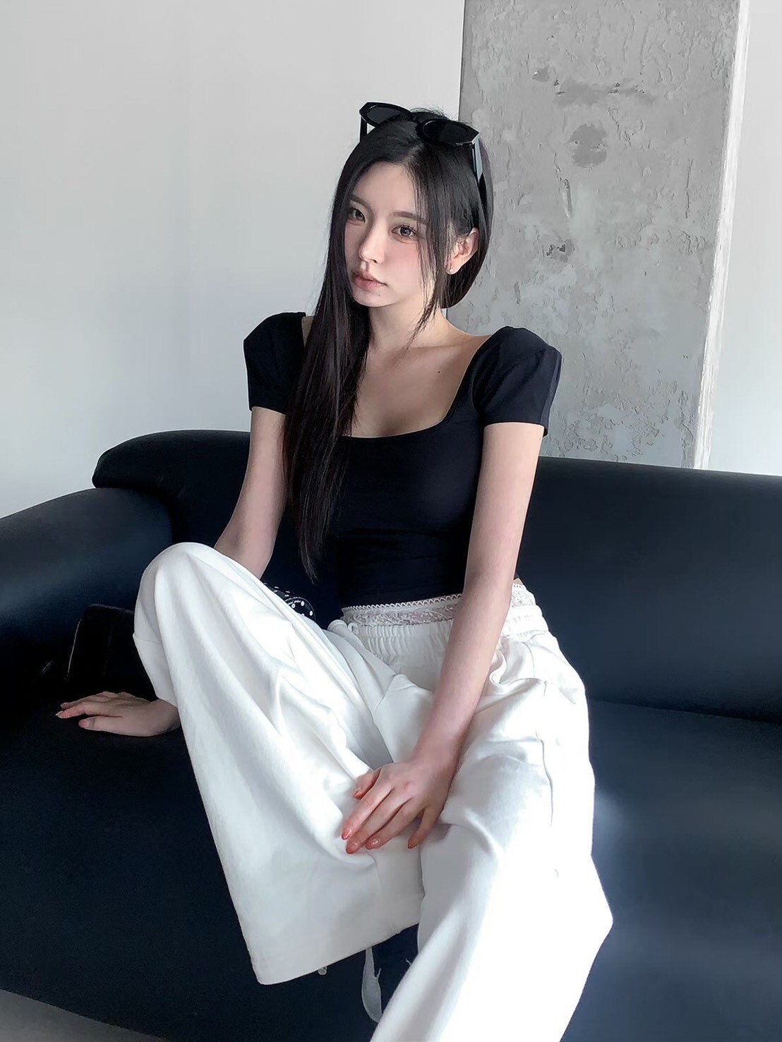 墊肩方低領短上衣