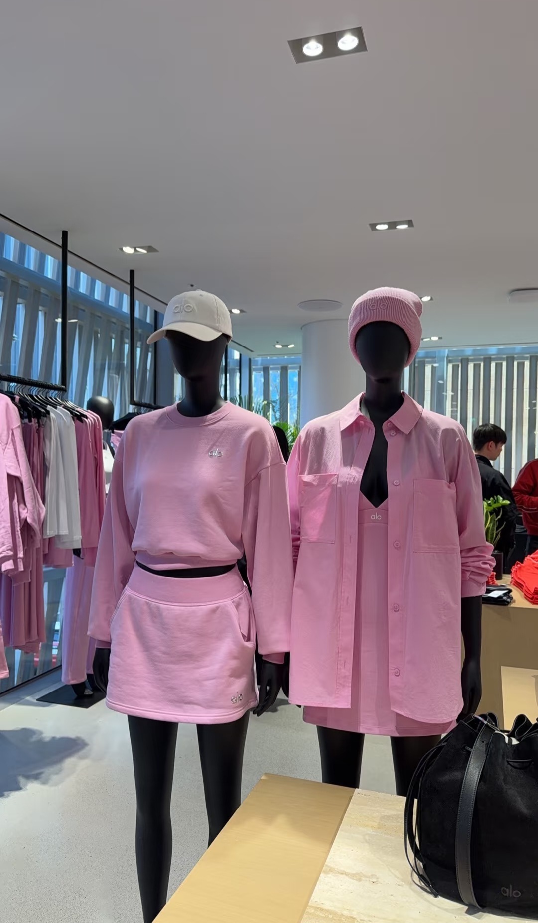 美國 ALO 粉色 短款衞衣