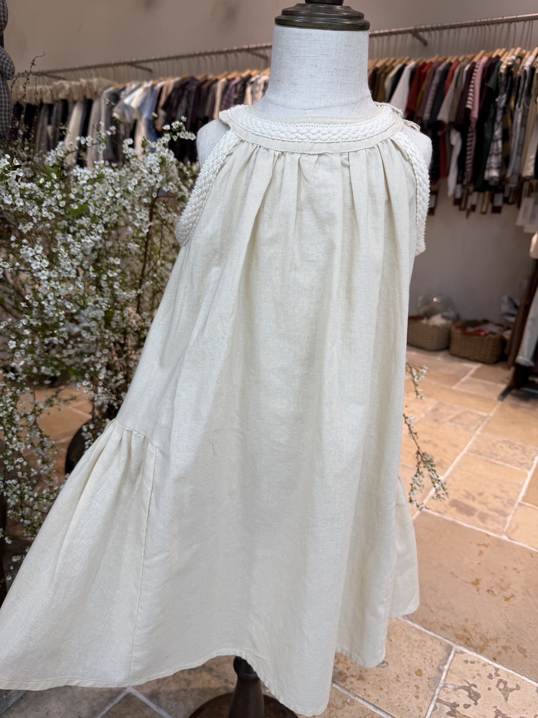 OT202X繞頸細節滿滿洋裝