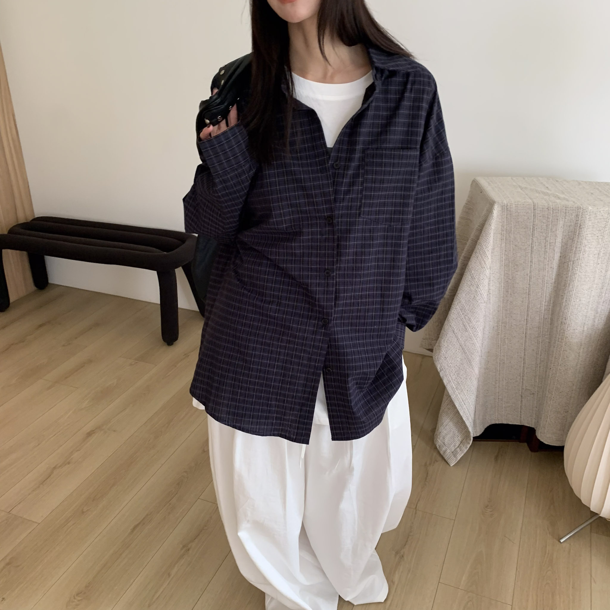 ISA_藍朋友報到! 反覆愛上的單口袋格紋寬鬆襯_63022