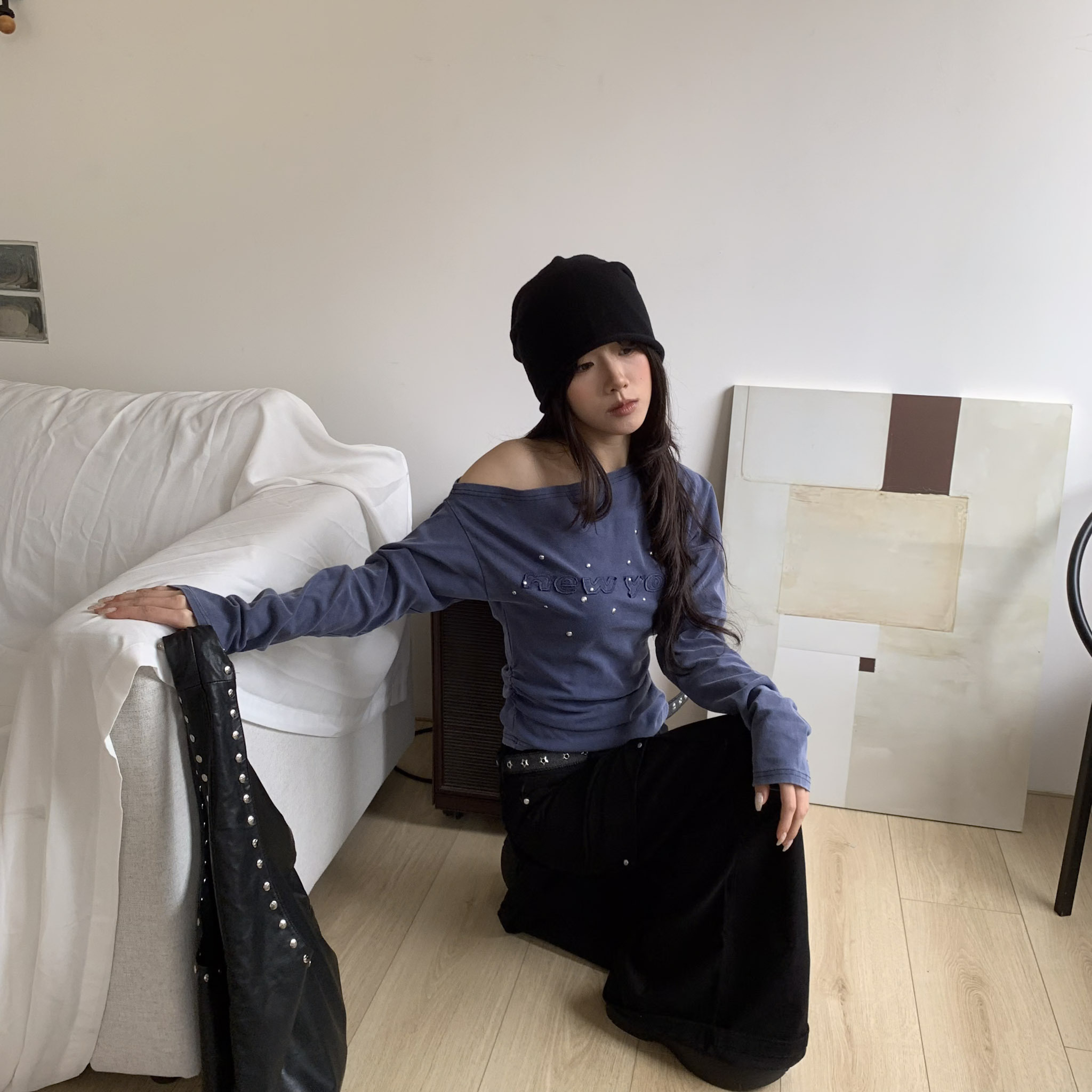 ISA_朋克辣妹 低調水洗感側抓皺斜肩上衣_63038