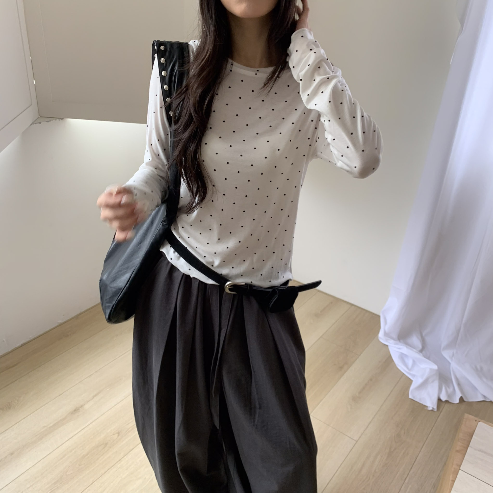 ISA_疊穿更加分 淺春系透肌感親膚捲邊上衣_63063