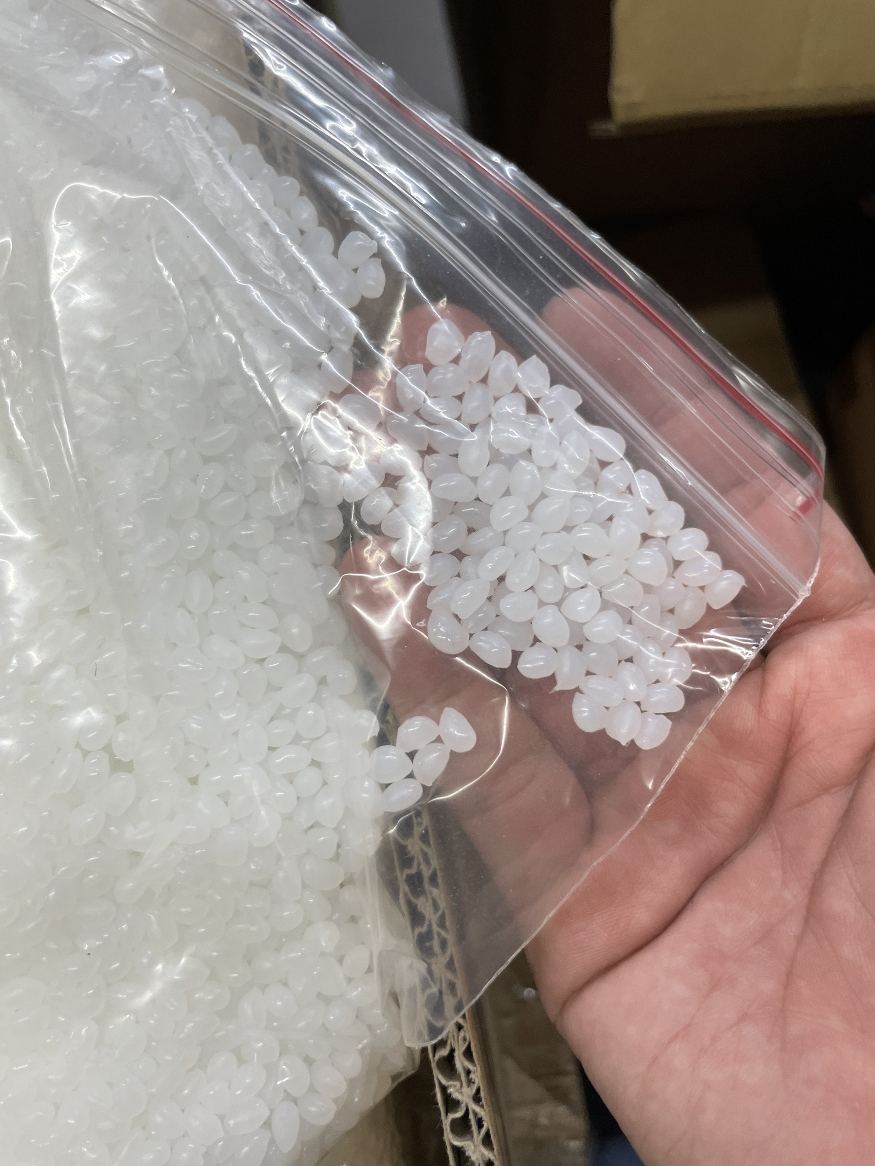 現貨【膠粒 25公斤/包】SYSFORM 50B 無線膠裝機專用 熱熔膠裝訂機小膠粒 乳白膠粒/黃色 環保膠 銅版膠