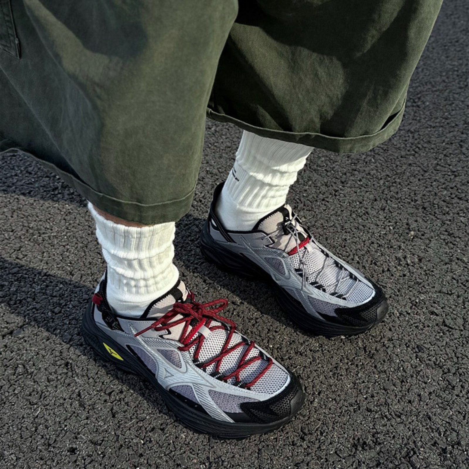 Mizuno 美津濃 Racer Trail SE V2 戶外機能 灰黑紅 快速抽繩 酒紅鞋帶 山系 復古 溯溪鞋 戶外涼鞋 D1GH261204