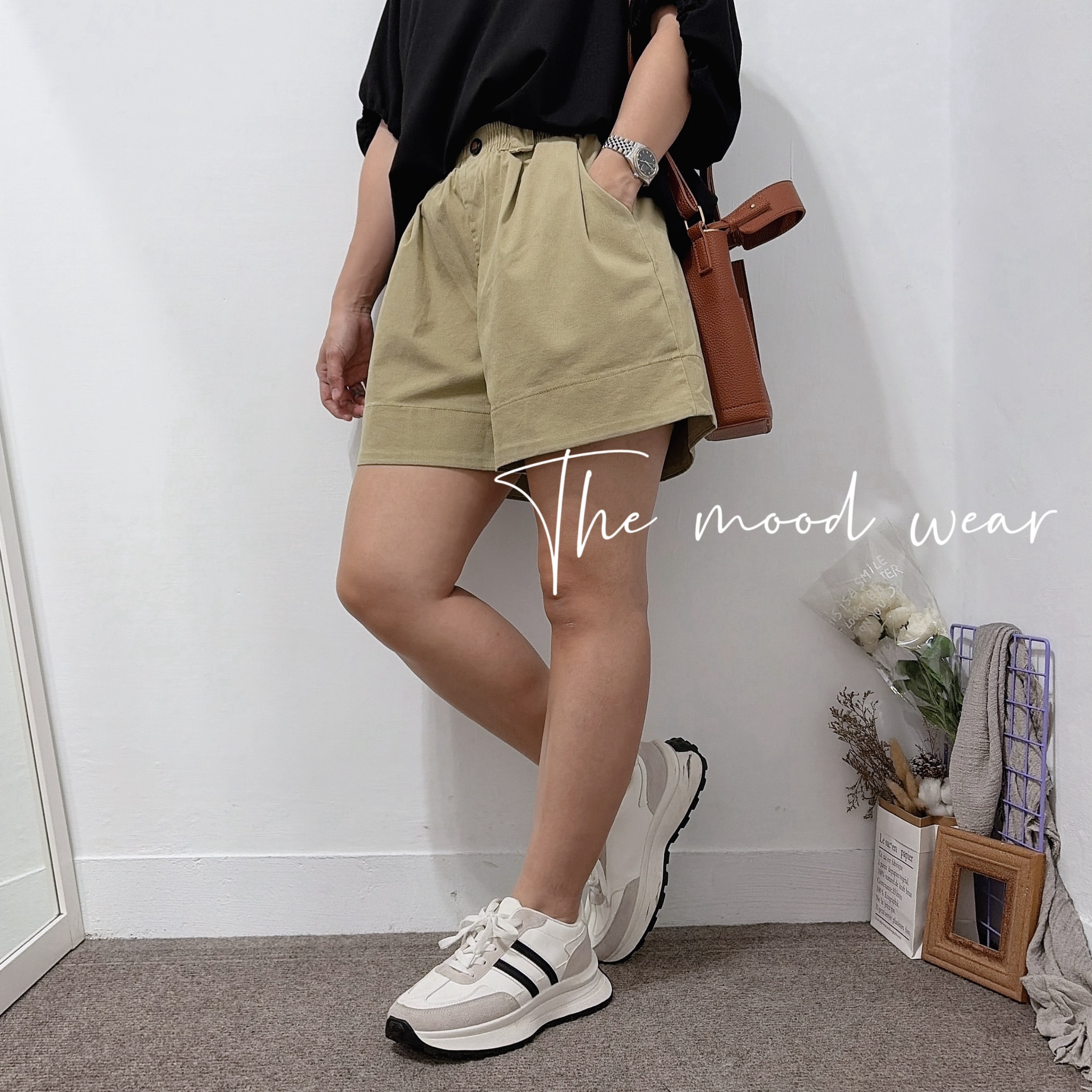 修飾抓摺立體斜紋布短褲(卡其/黑)