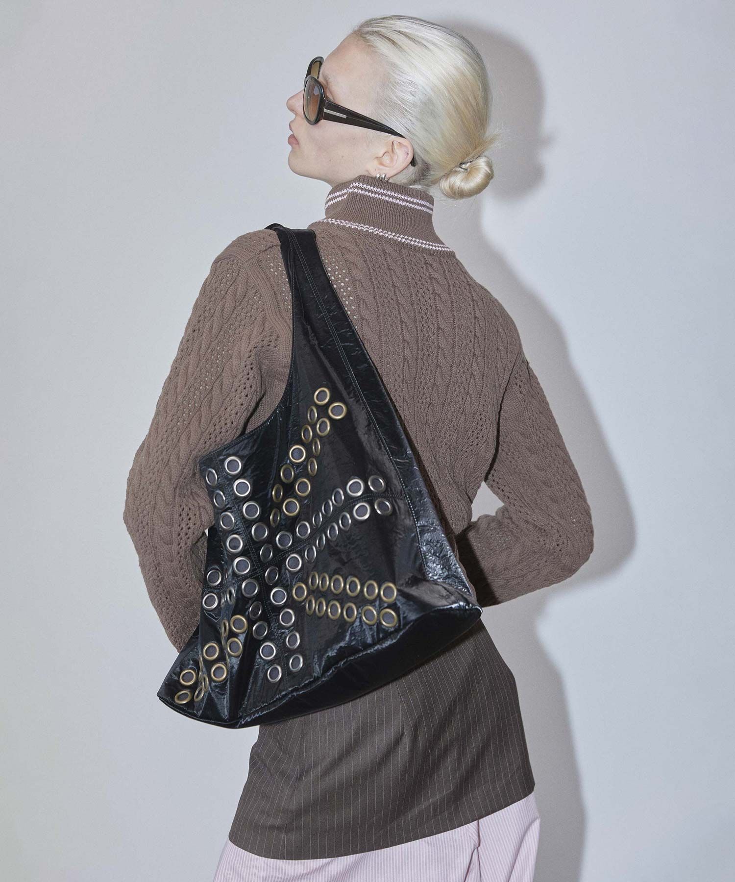 SCULPTOR 鉚釘金屬感 Hobo 包 SC25S502BK