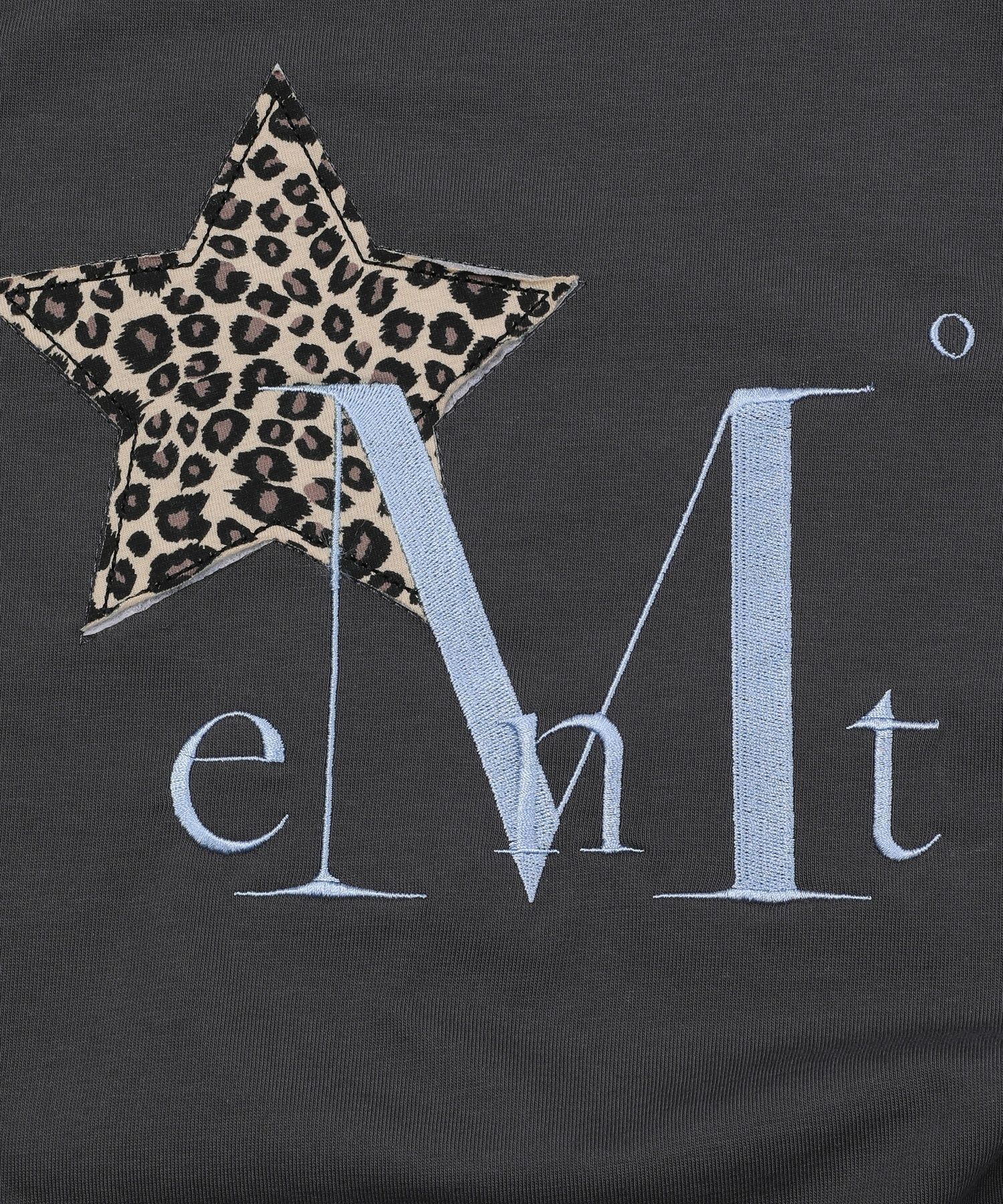 MUCENT 豹紋星形補丁不對稱扭結短袖上衣 P0000BFL