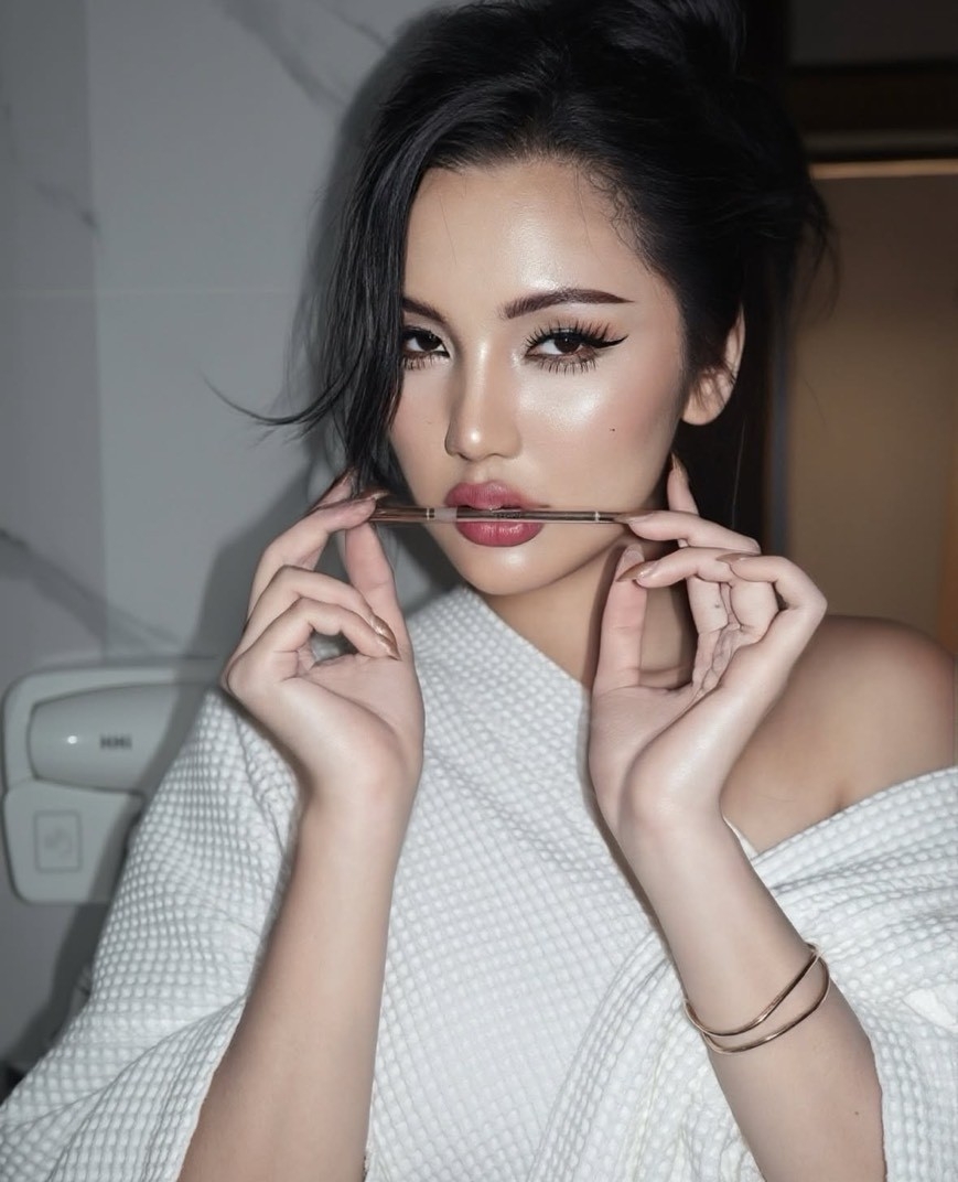 泰國 Browit 極細絲滑二合一眉筆0.06g