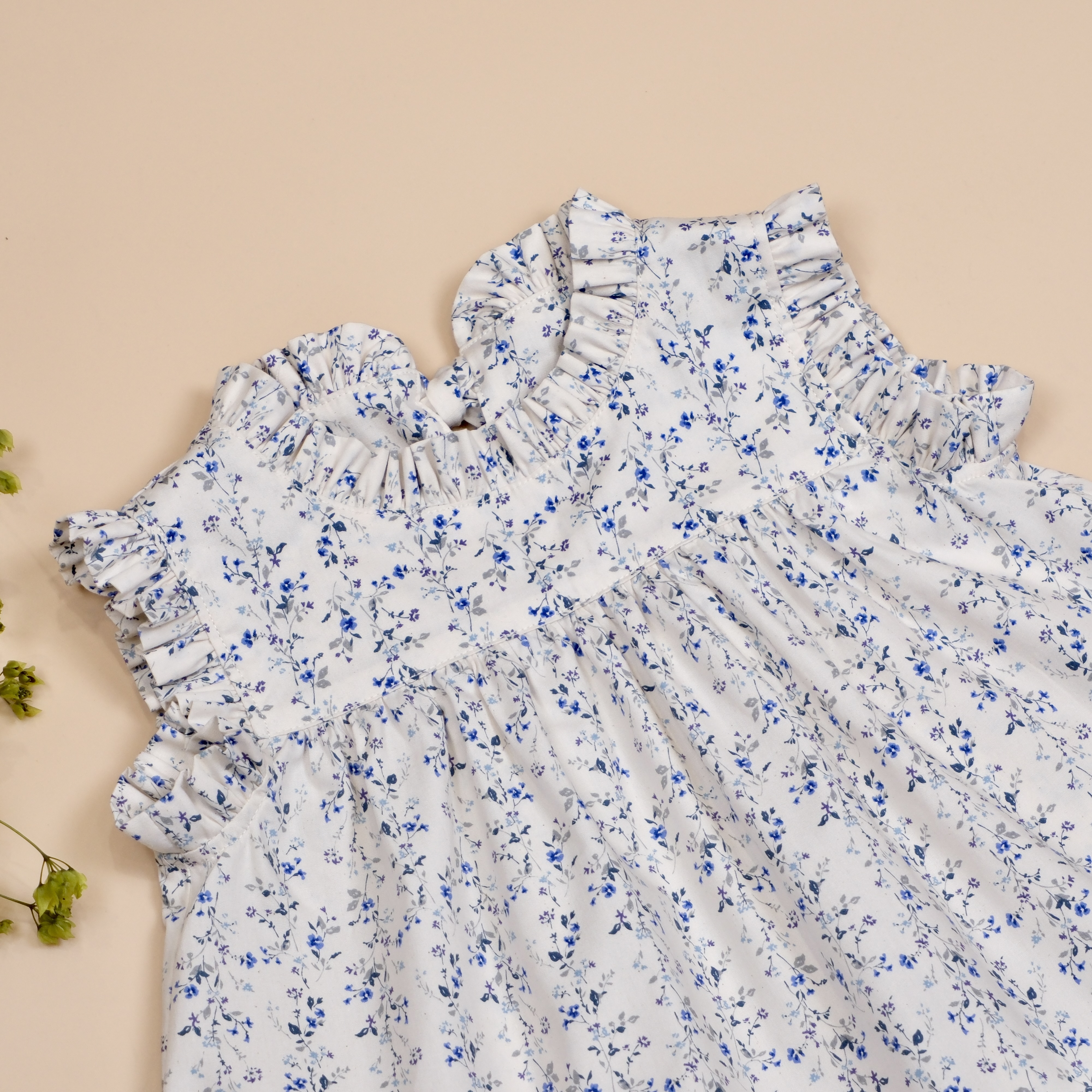 細雨系列 ✿ 青藍細花 ‎✿ 手作女童立領荷葉無袖上衣