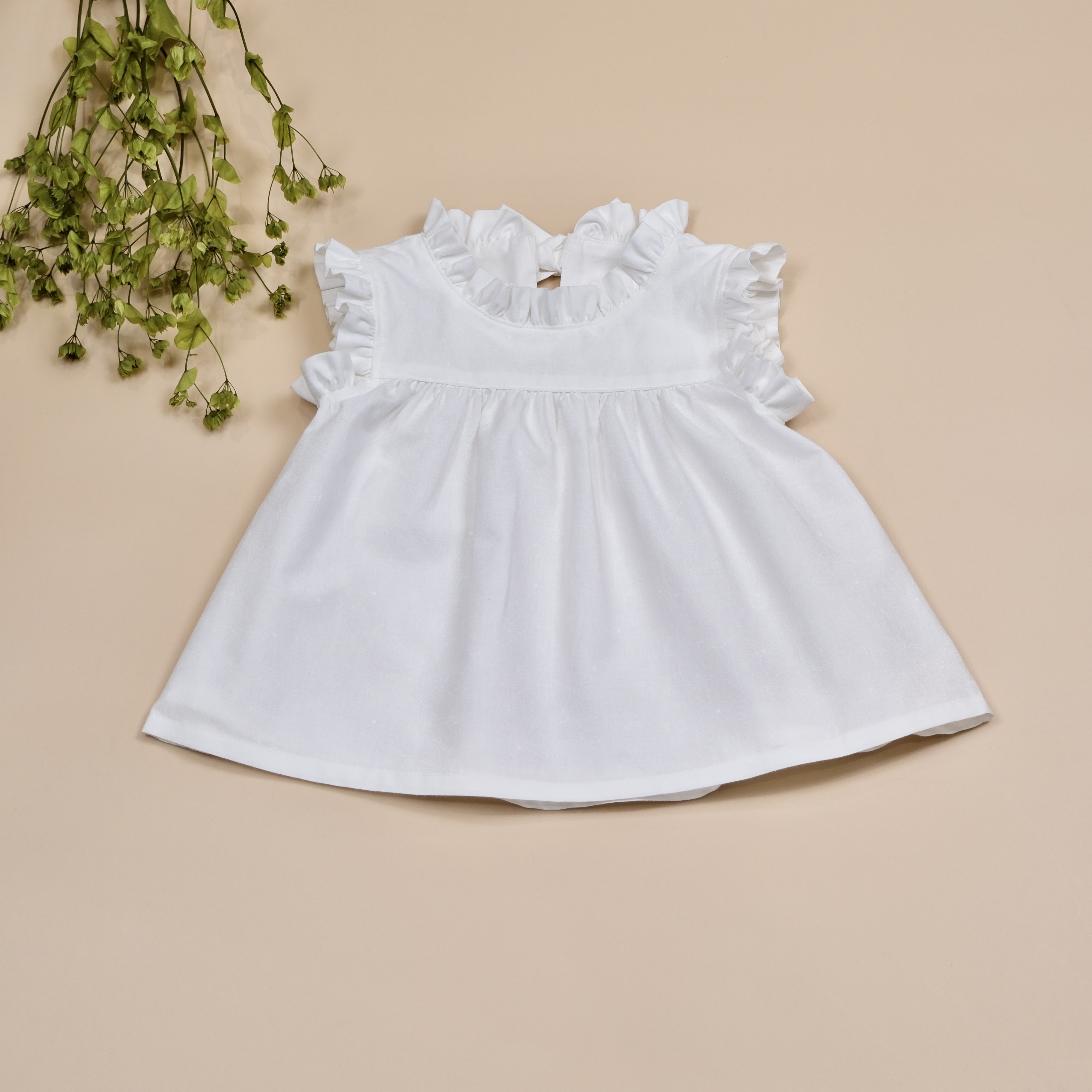 棉花甜系列 ✿ 花影純白 ‎✿ 手作女童立領荷葉無袖上衣