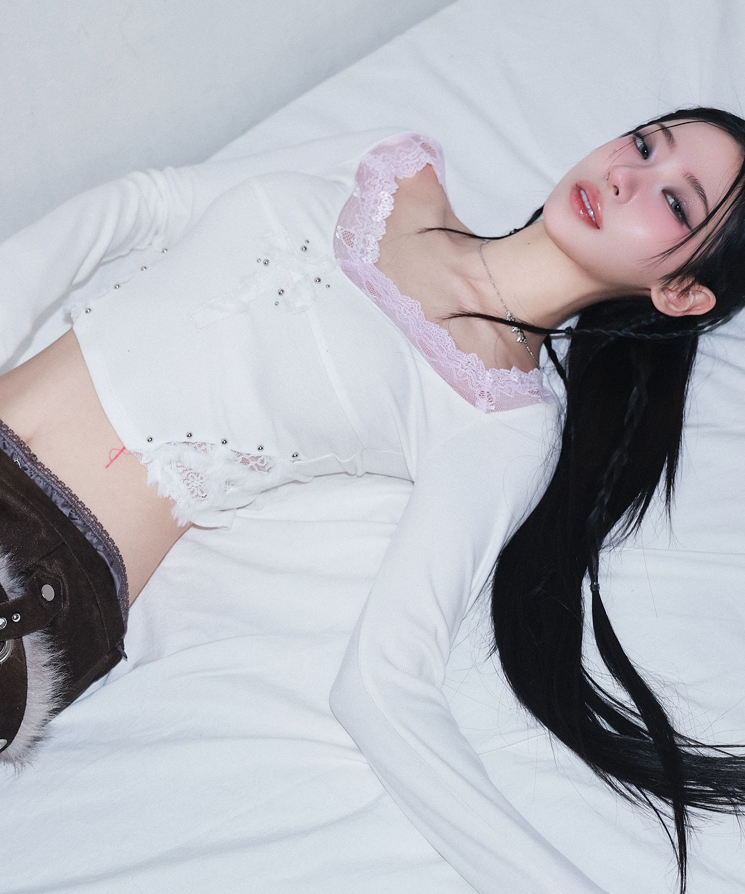 CHERRYQUIRI 蕾絲拼接交叉上衣 CQ25winter012