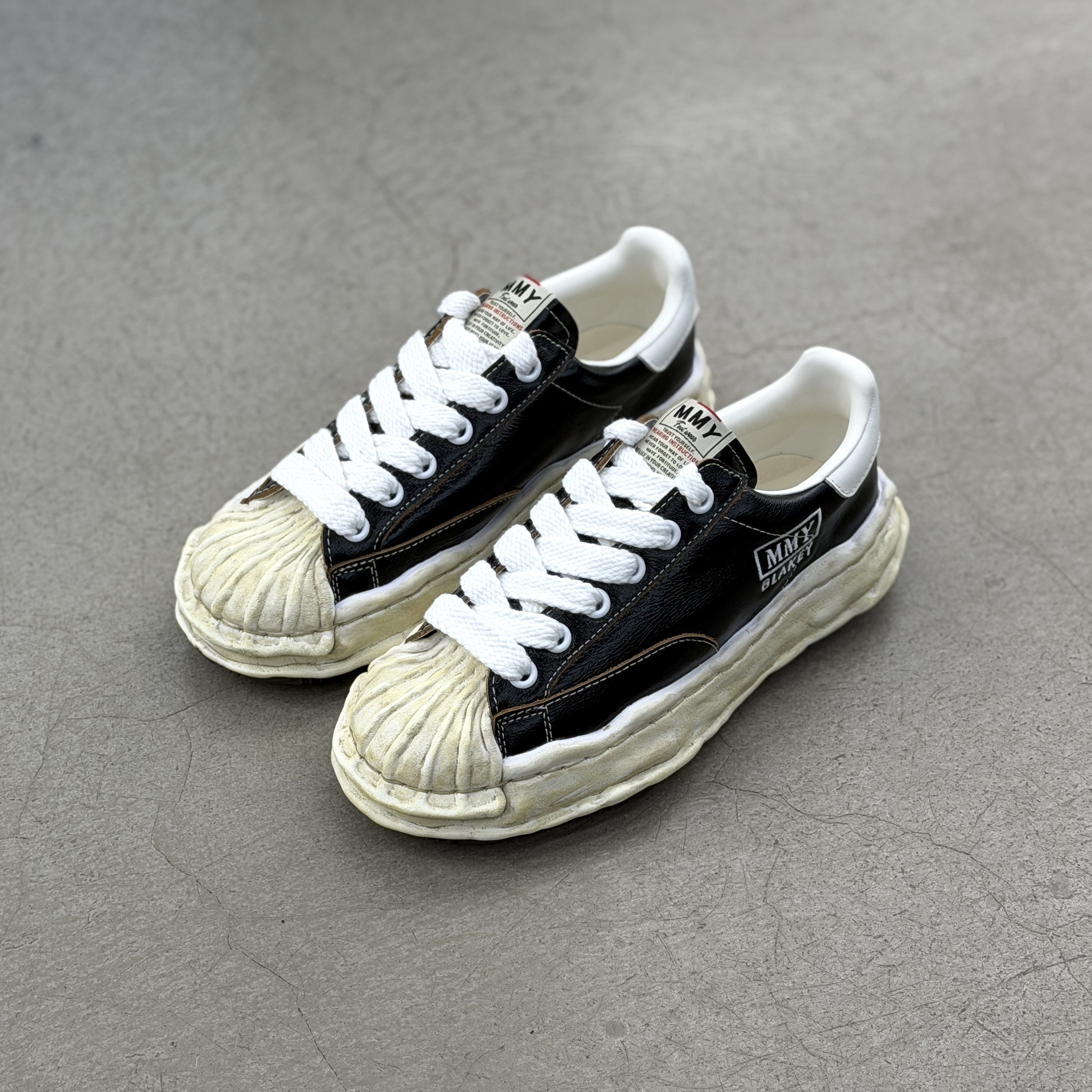 Maison Mihara Yasuhiro Blakey OG Sole Wrinkled Leather Low - Black | A14FW736