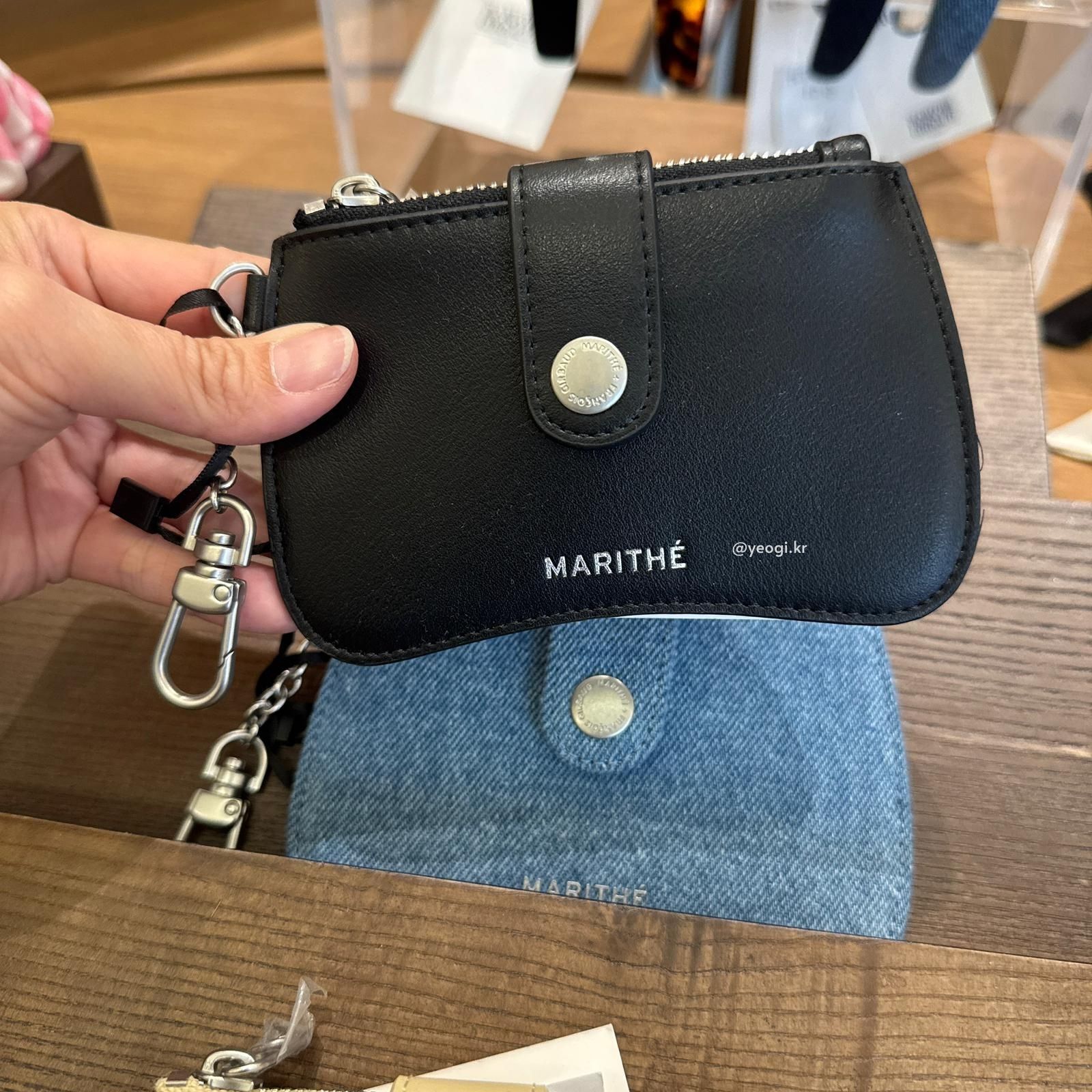 [11/4前入code每件最高可再-$20] MARITHE FRANCOIS GIRBAUD (MFG)｜REGULAR LOGO PEANUT KEYRING [3 colors]