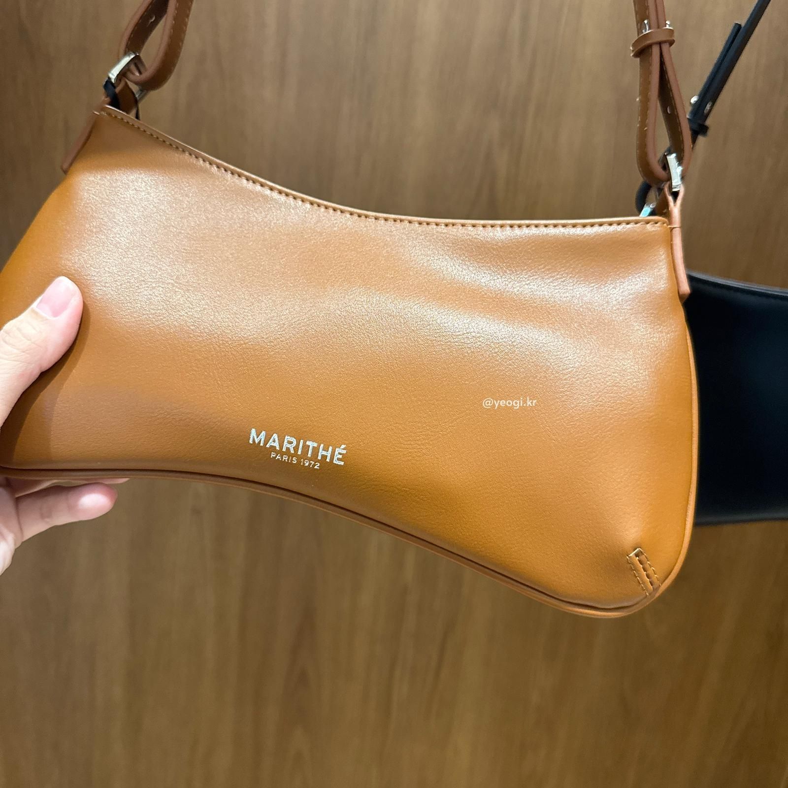 MARITHE FRANCOIS GIRBAUD (MFG)｜REGULAR LOGO MINI PEANUT BAG [2 colors]