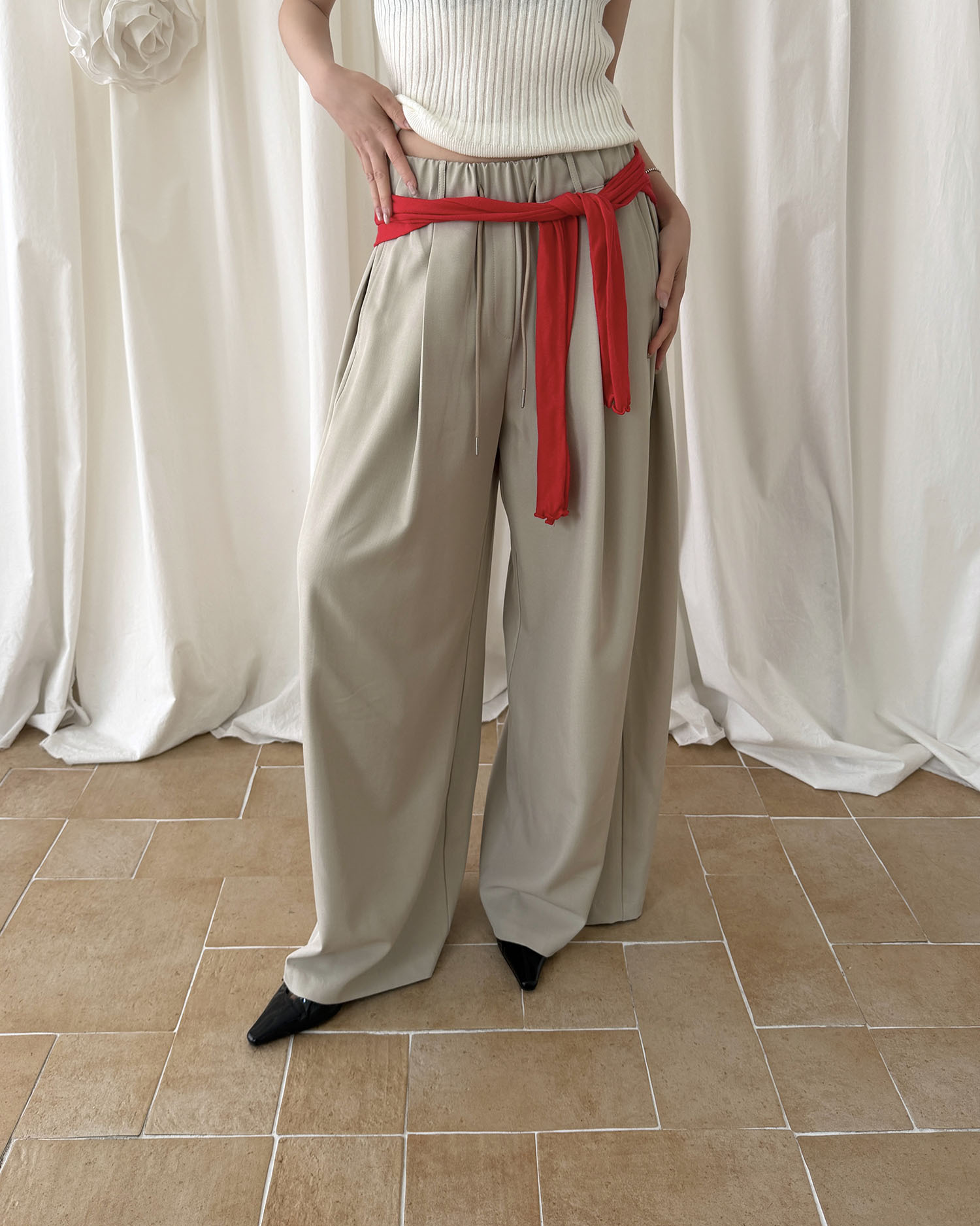 B4022 垂墜滿分!鬆緊打摺寬西褲 / 杏