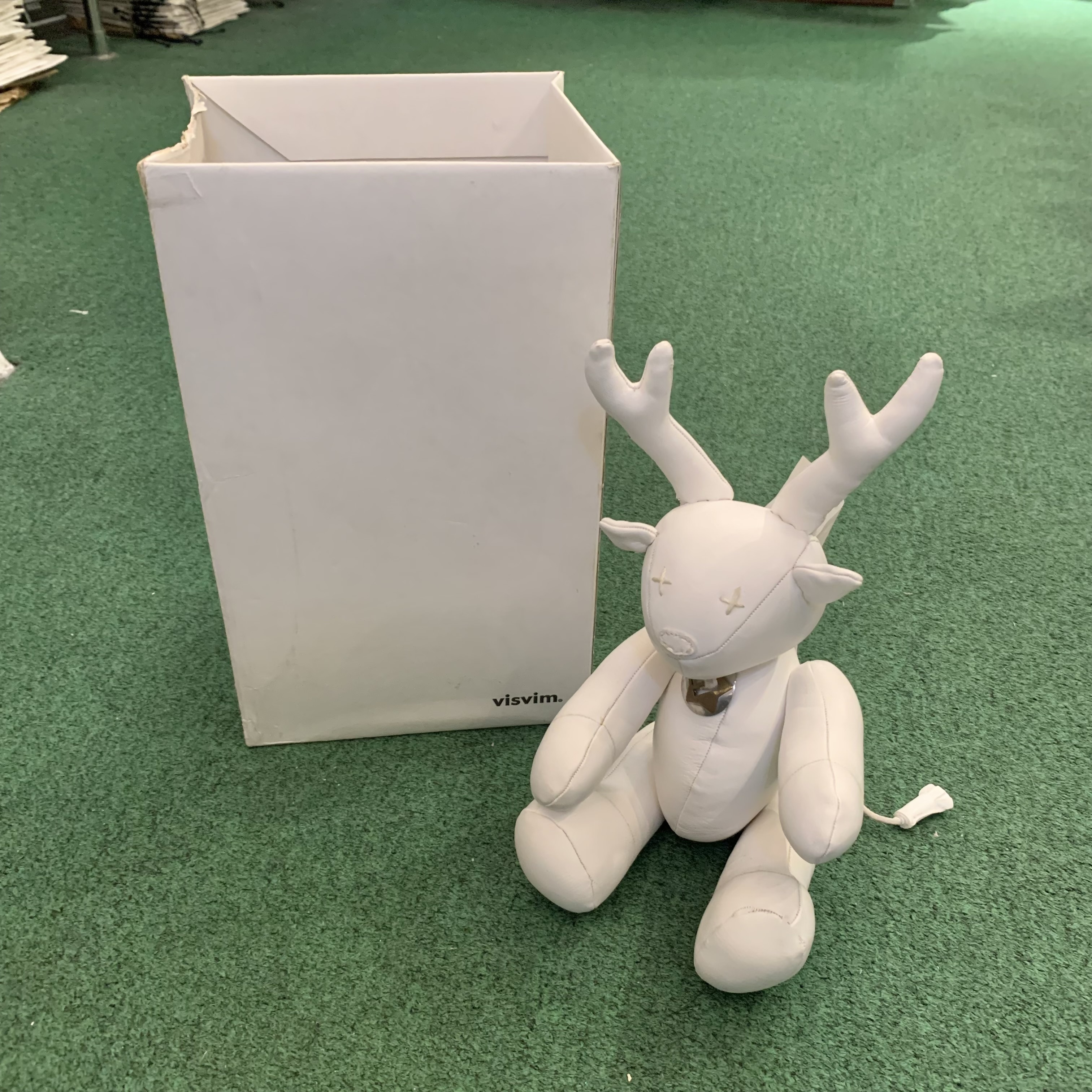 DISPLAY SALE: VISVIM EIKO THE ELK (鹿) - WHITE IN STOCK NOW (現貨發售中)