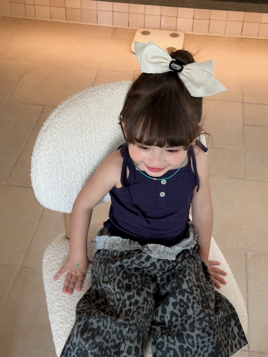 下擺花邊吊帶上衣