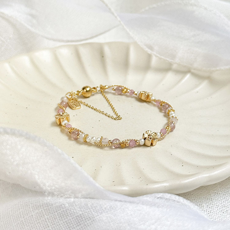 B10 / 生日花 • 玖月肆 • 石鹼花 – 草莓晶 – 手鍊