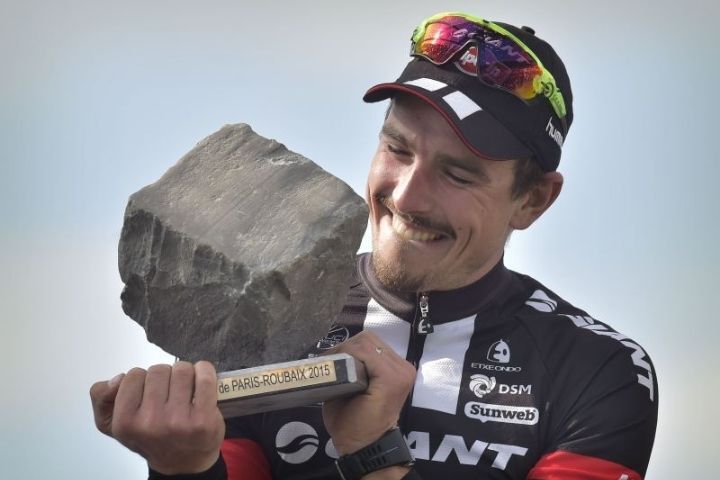 Paris-Roubaix 石頭獎盃細節