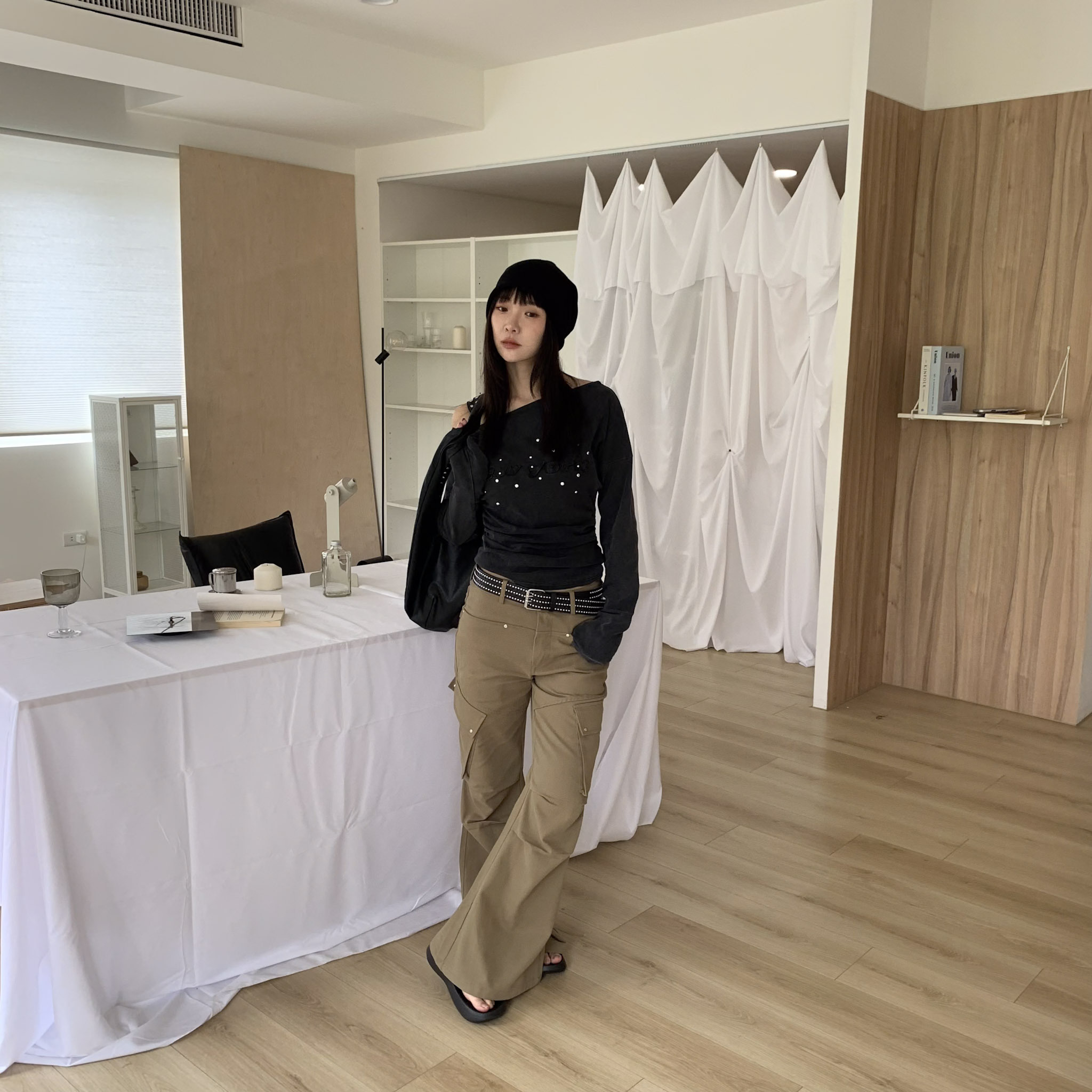 ISA_小高個辣妹必收款! 卯釘設計工裝喇叭褲_63095