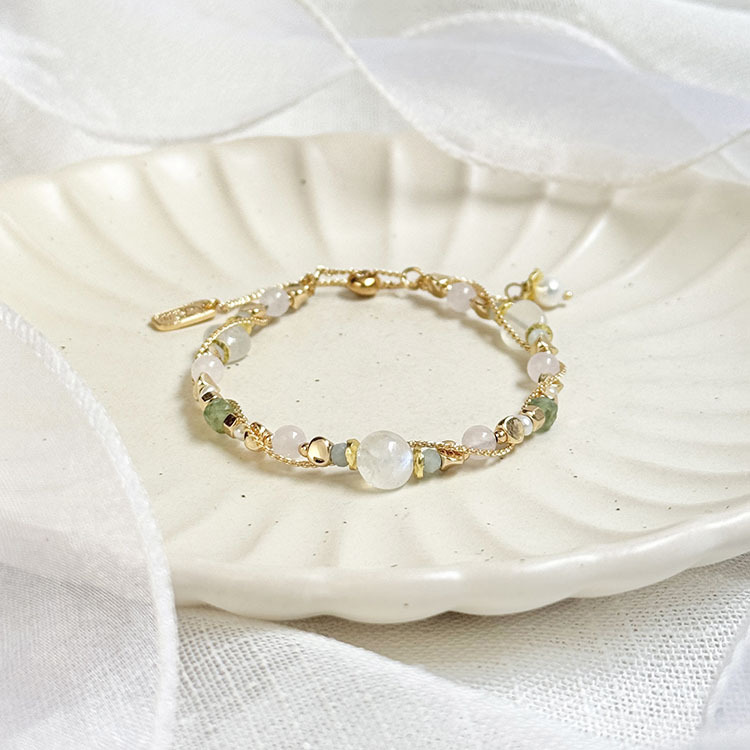 B14 / 生日花 • 拾壹月拾壹 • 白茶花 – 月光石 – 手鍊