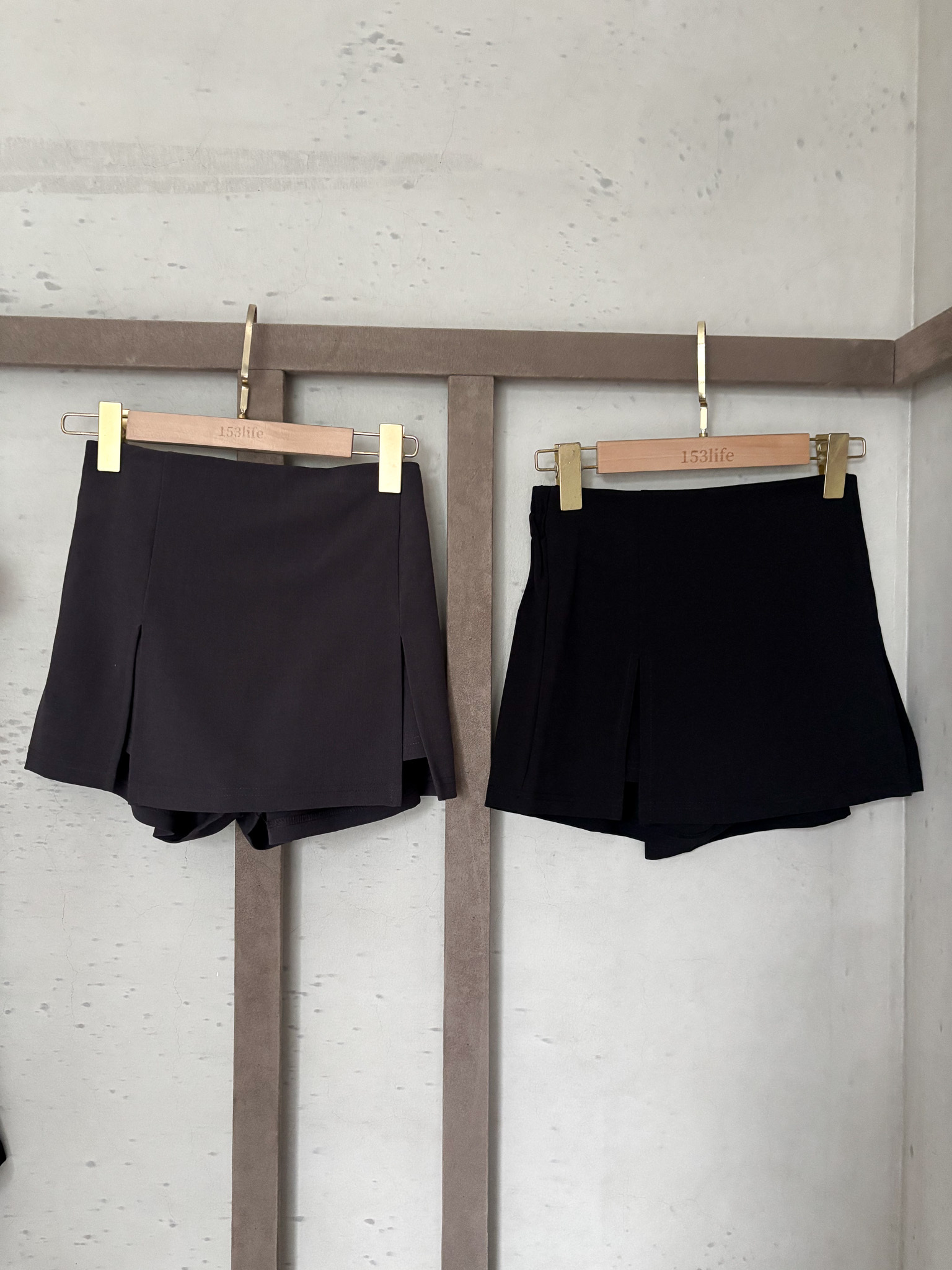 A3前開衩鬆緊腰西裝短褲裙(2色)