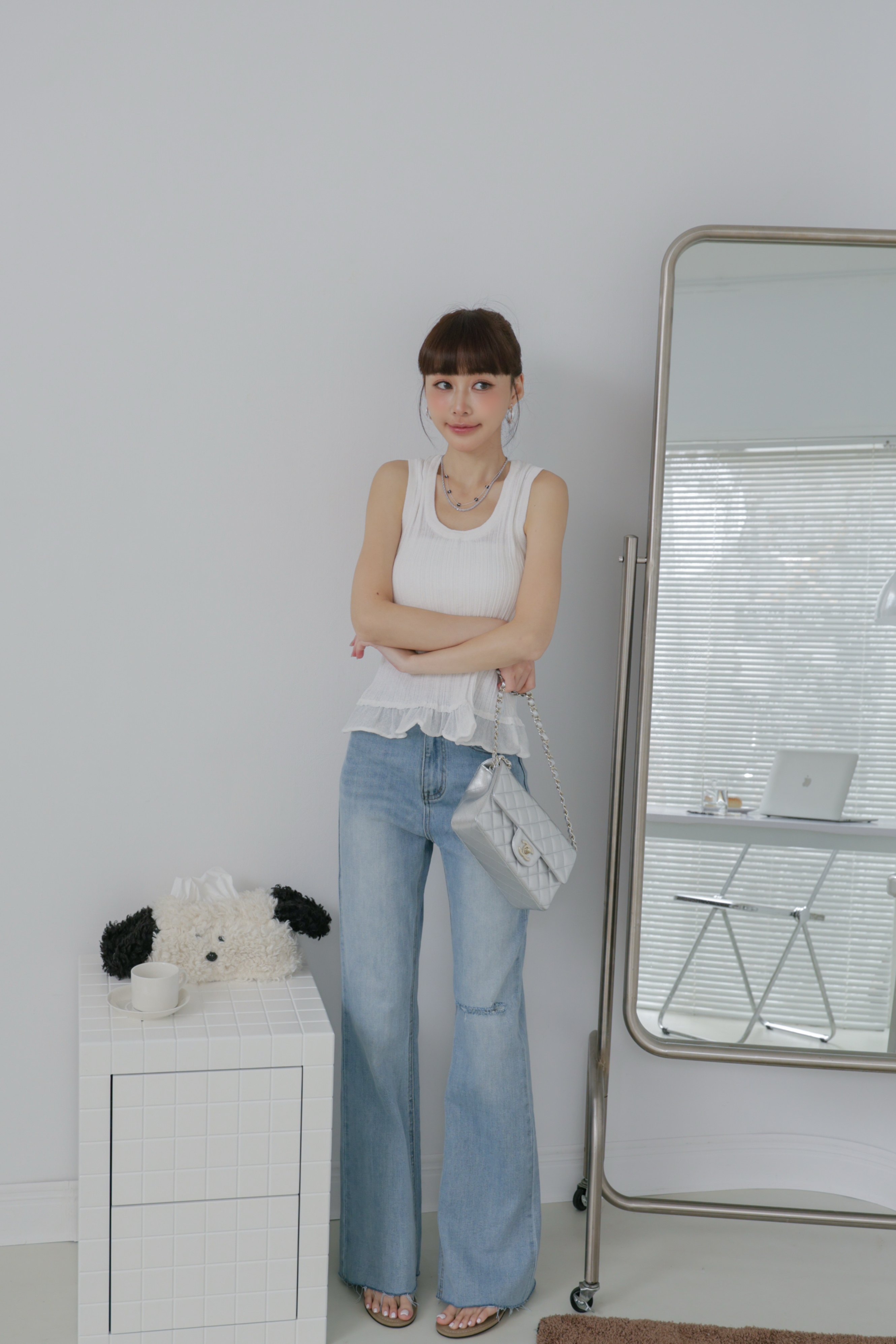 單邊割破下擺不修邊喇叭褲 P57