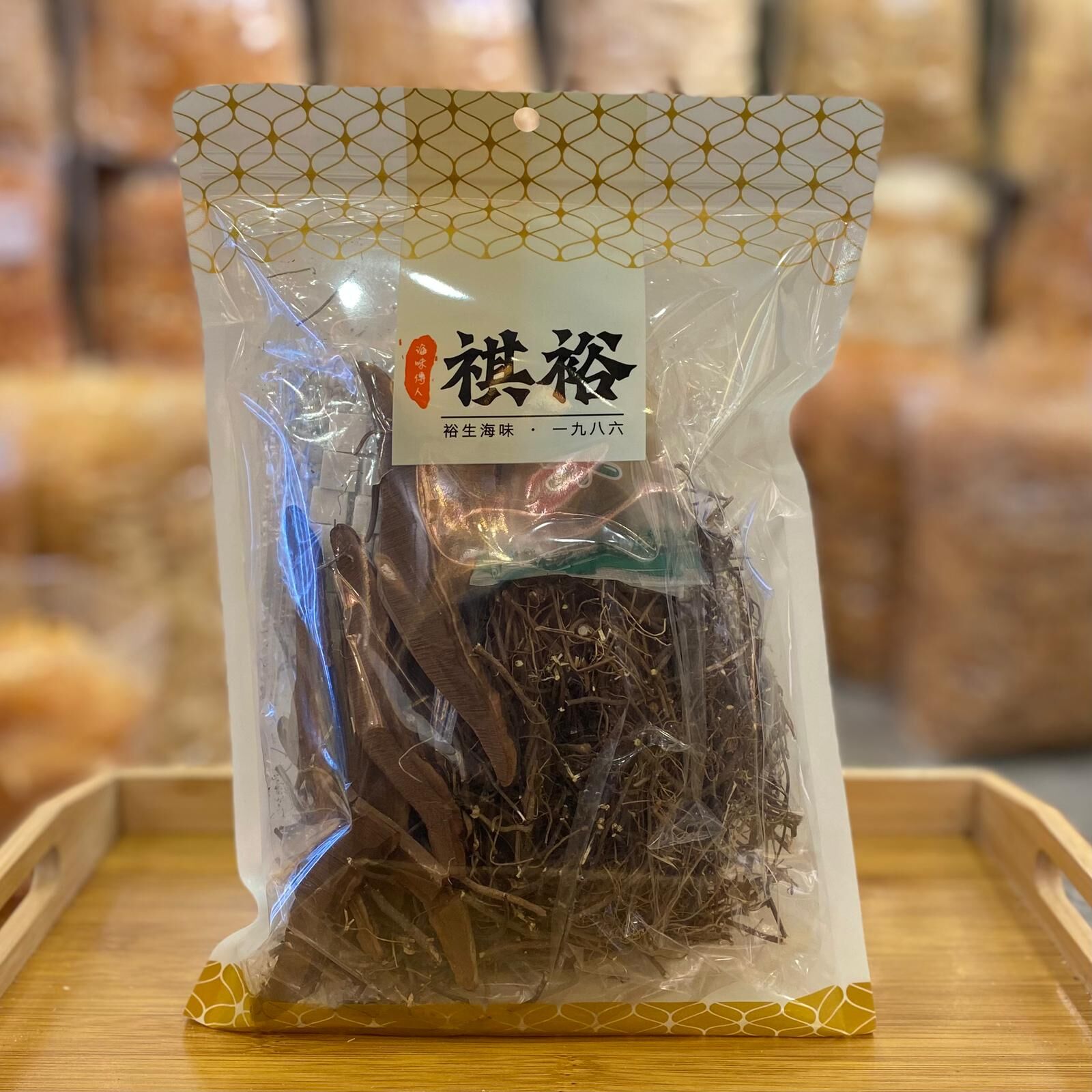金羅漢果雞骨草靈芝薏米茯苓涼茶