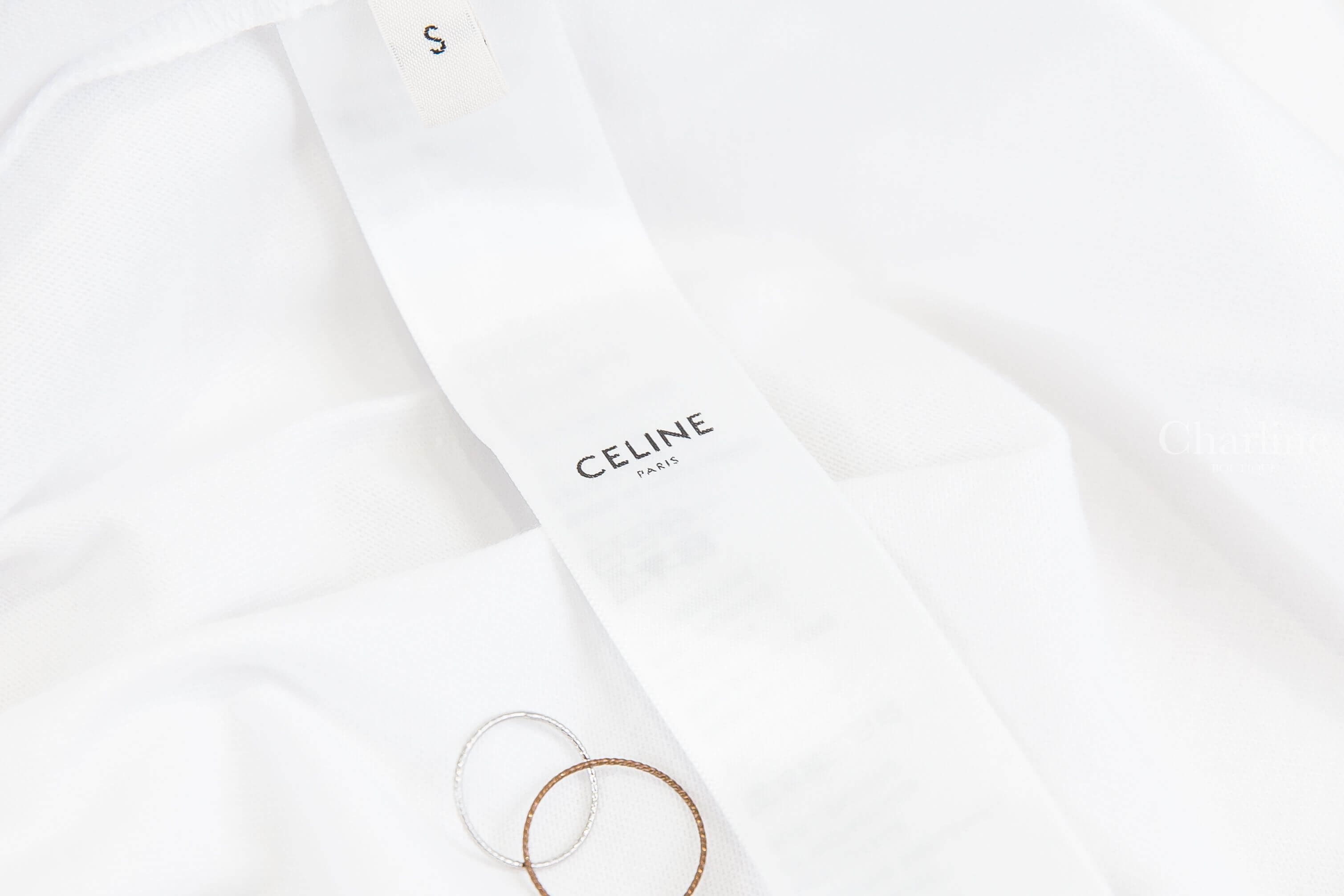 Celine Mock Neck T-shirt In Cotton Jersey 白色刺繡丹寧藍字凱旋門口袋高領短袖棉T-Charline Boutique 精品代購