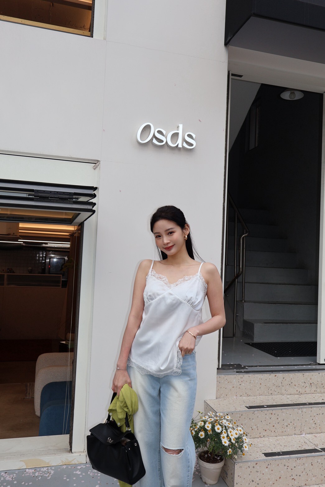 H351柔光緞面蕾絲衣