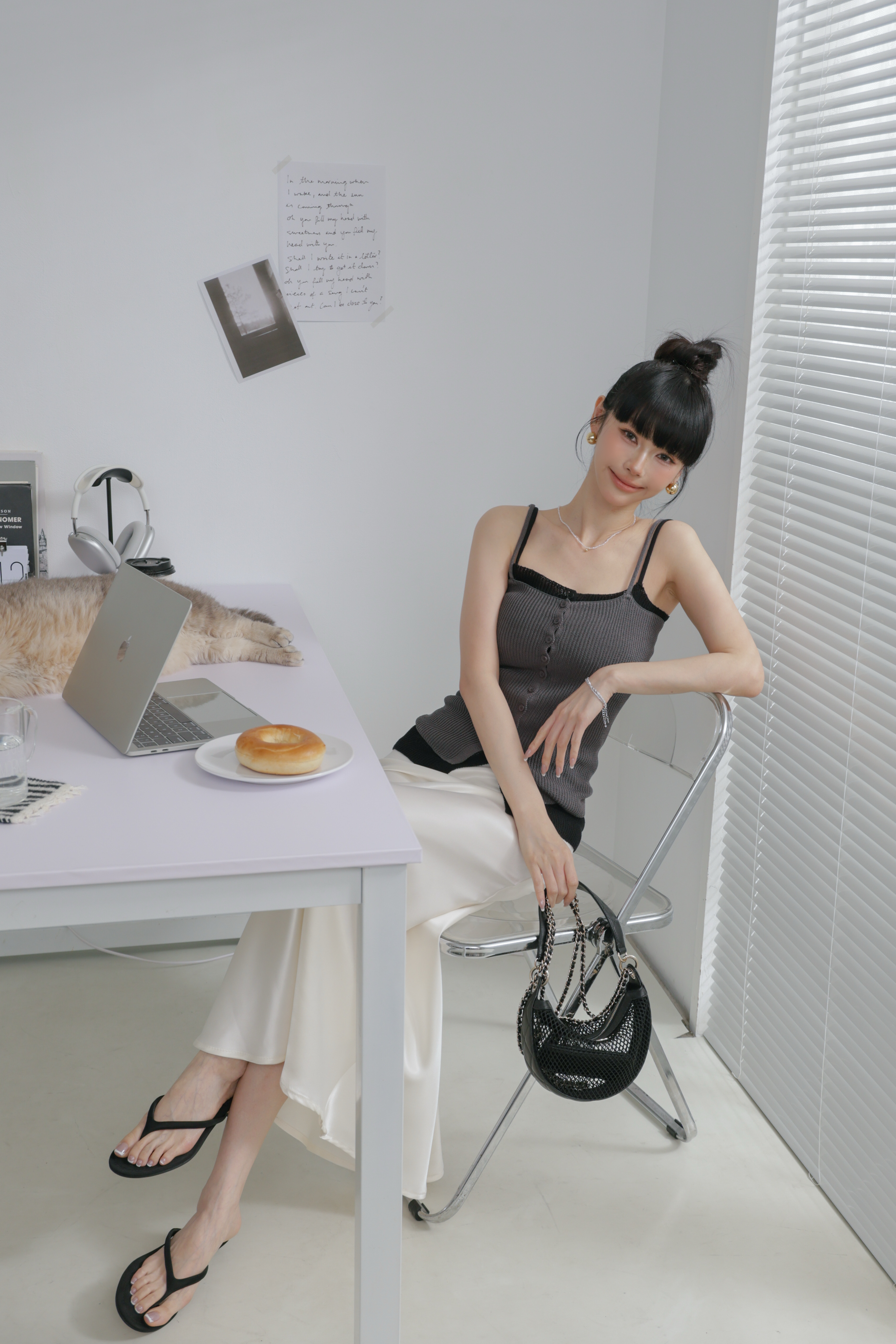 排釦針織細肩帶背心 P06