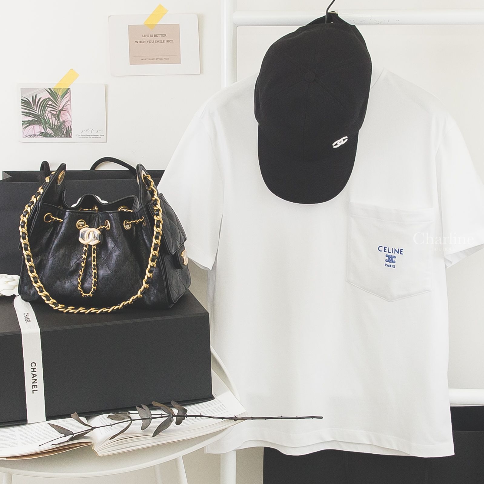 Chanel Cap 黑色刺繡白CC棉質棒球帽,Chanel 25 Mini 黑色金CC金鏈荔枝牛皮菱格紋側邊口袋迷你束口手提肩背包,Celine 白色刺繡丹寧藍字凱旋門口袋高領短袖棉T-Charline Boutique 精品代購