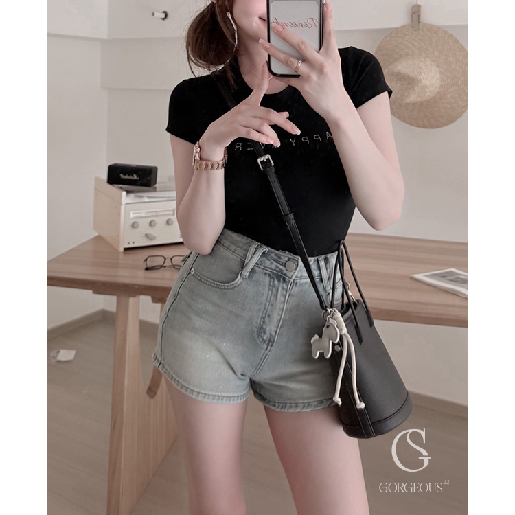 A204「蹲不爆⾁腿 88 短褲」