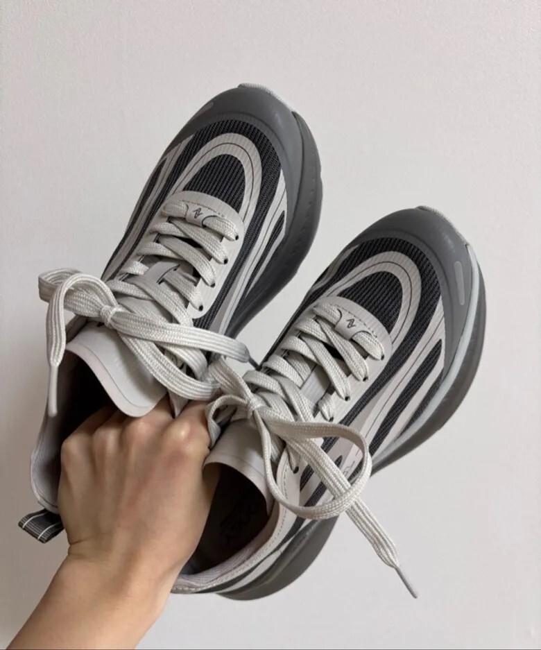 <韓國人都在穿的那雙> AKIII CLASSIC SYDNEY 運動跑鞋 煙灰色