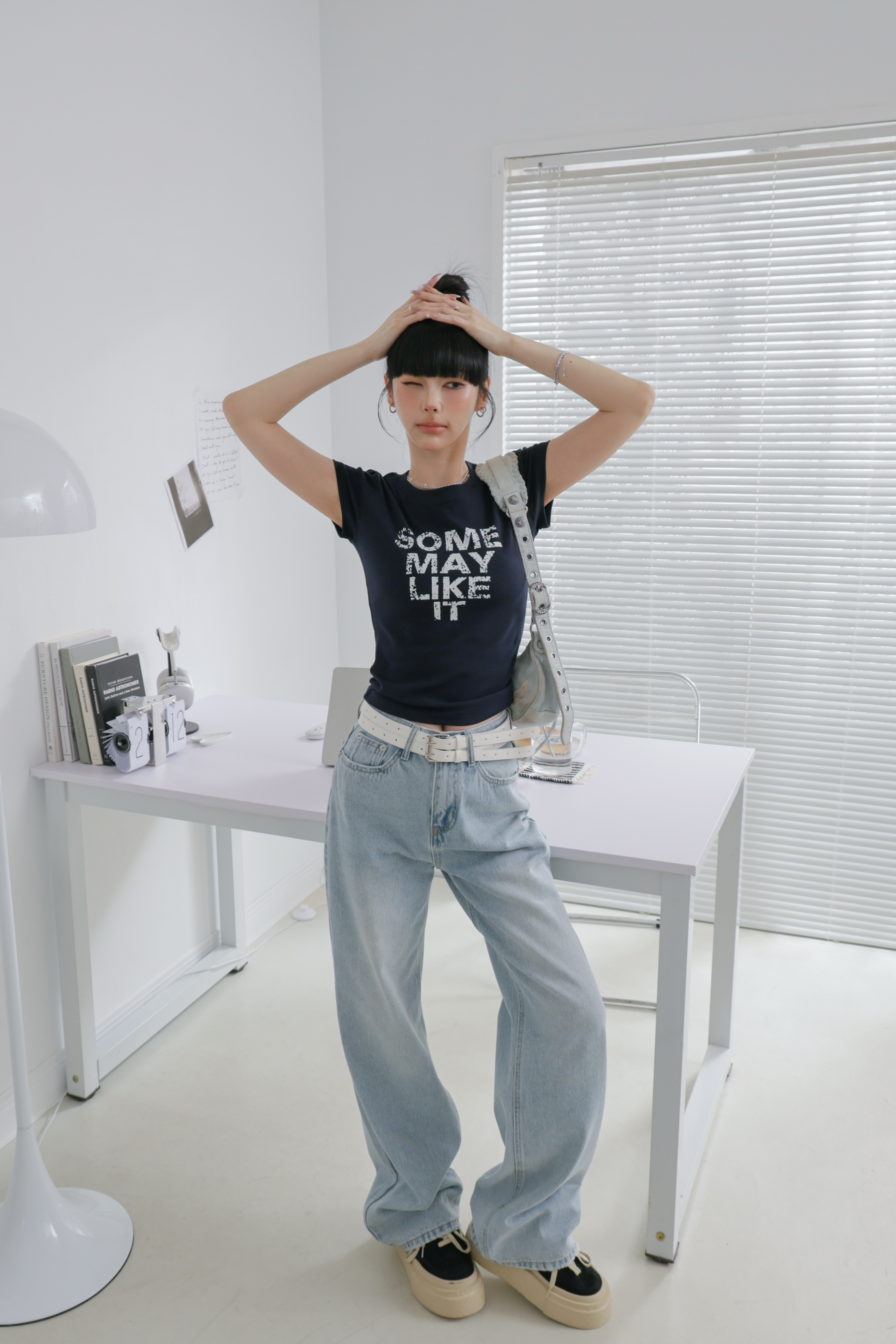 自留款鬆弛後刷破直筒寬褲 P30