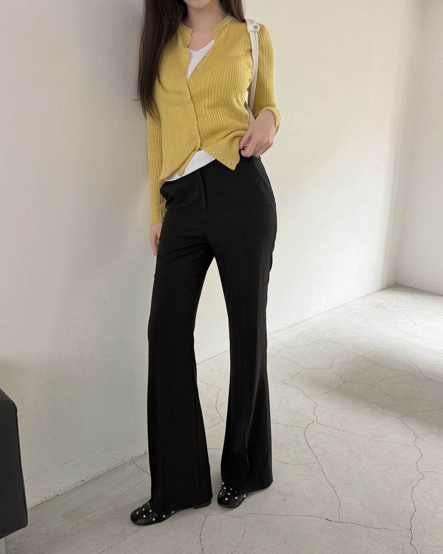 B4021 夏季微喇叭修身西褲 / 黑