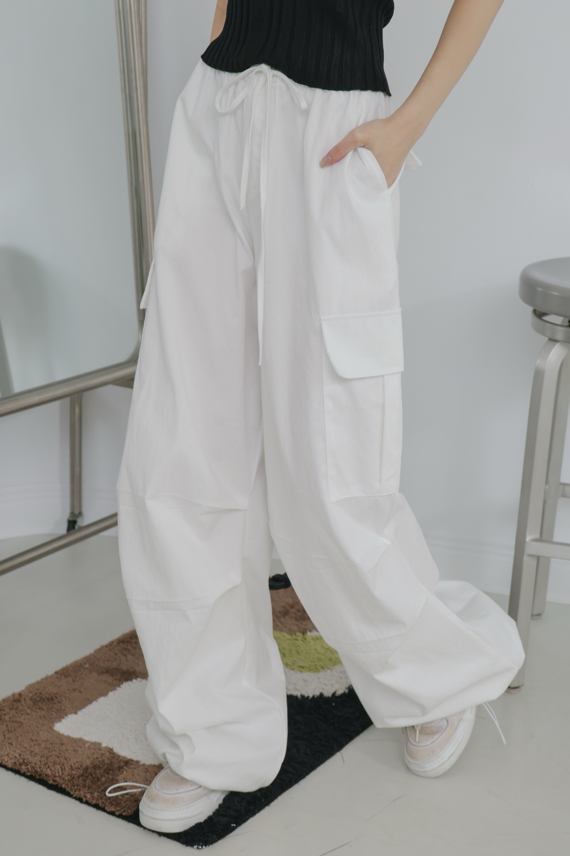 下擺縮口工裝寬褲 P14