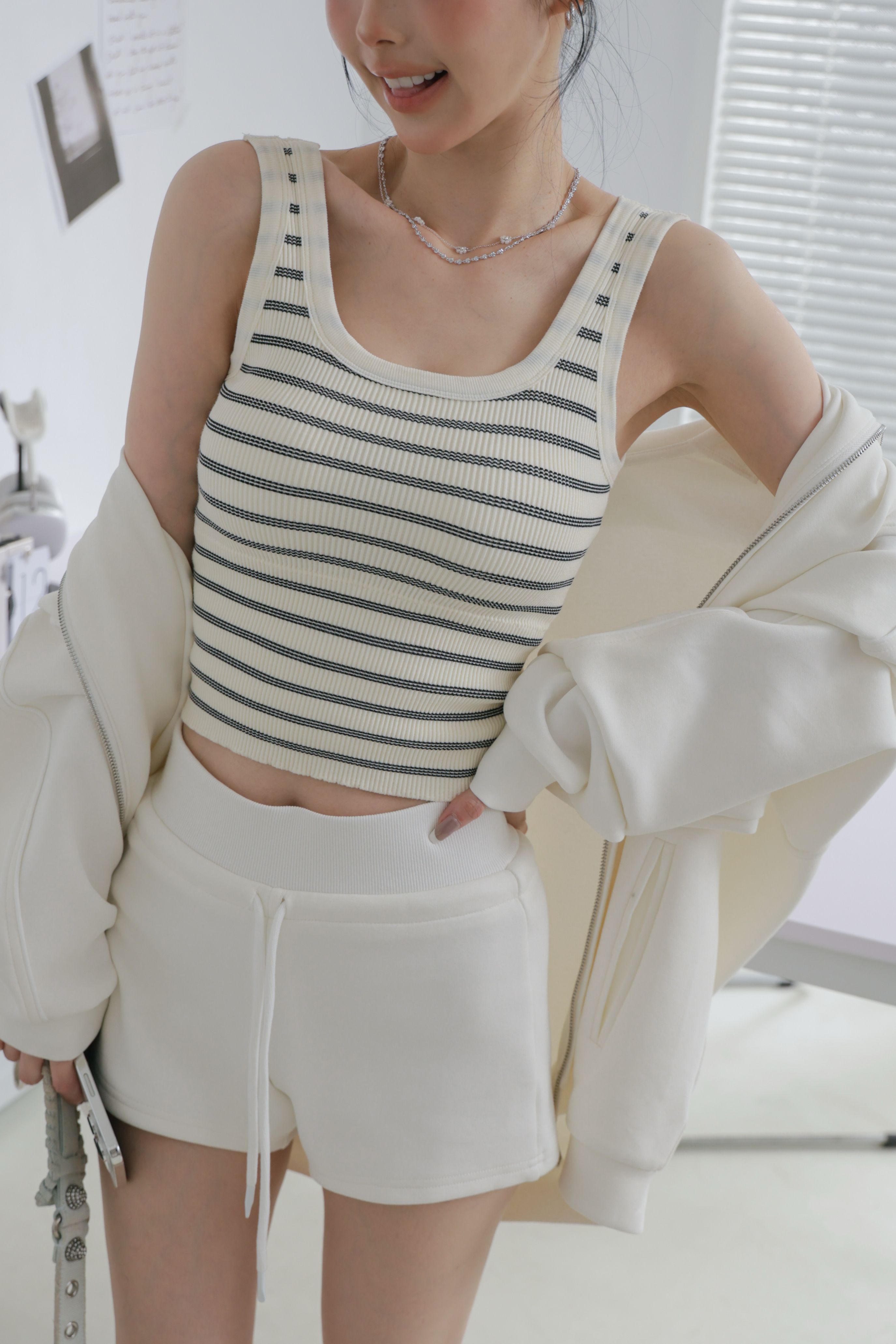 腰部抽繩小短褲 P15