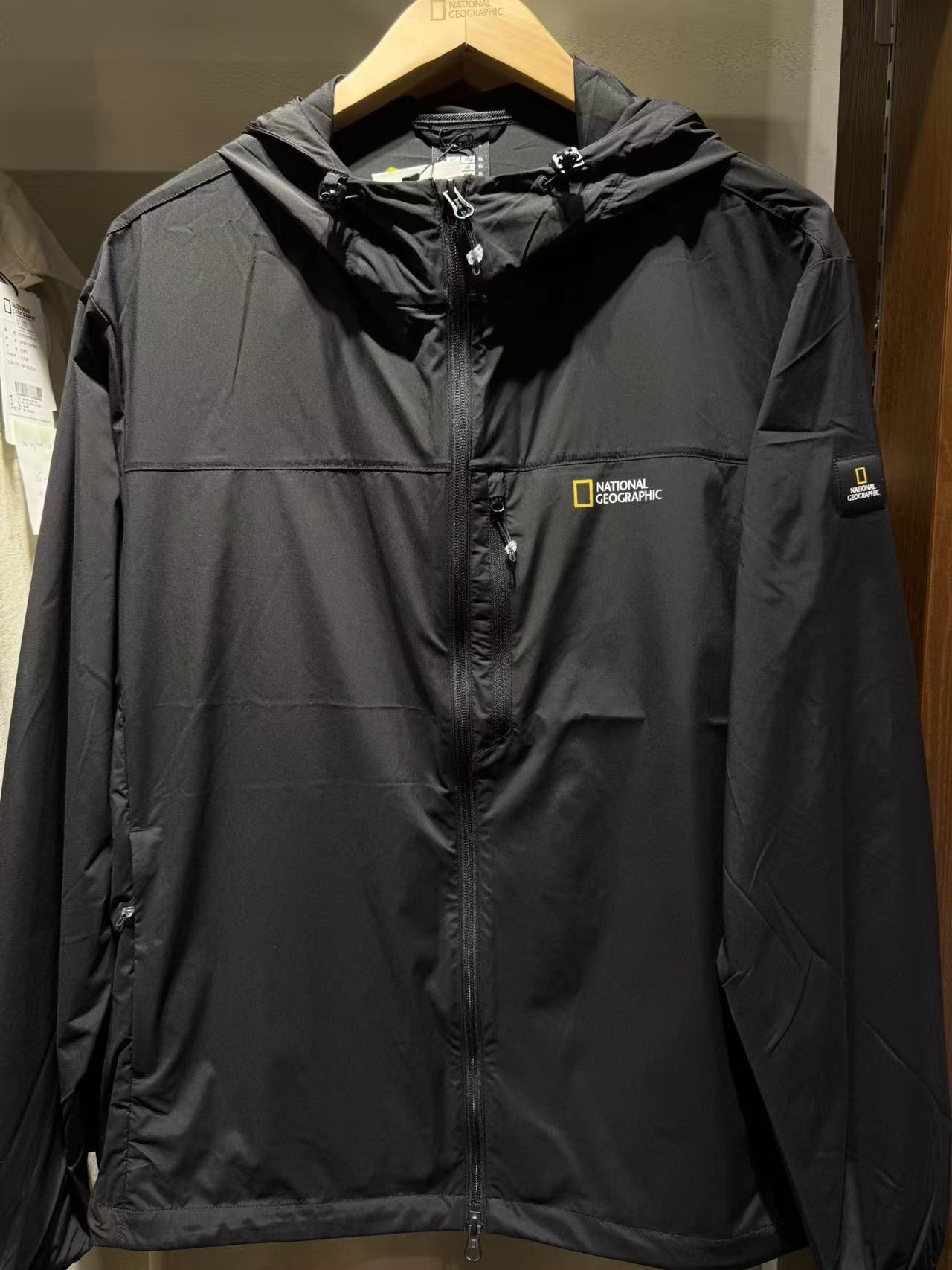 【OWN】NATIONALGEOGRAPHIC 國家地理 連帽 外套 夏季 新品 薄款 涼爽材質 防潑水 不分男女 黑 白 淺灰 綠 薄荷綠 藍