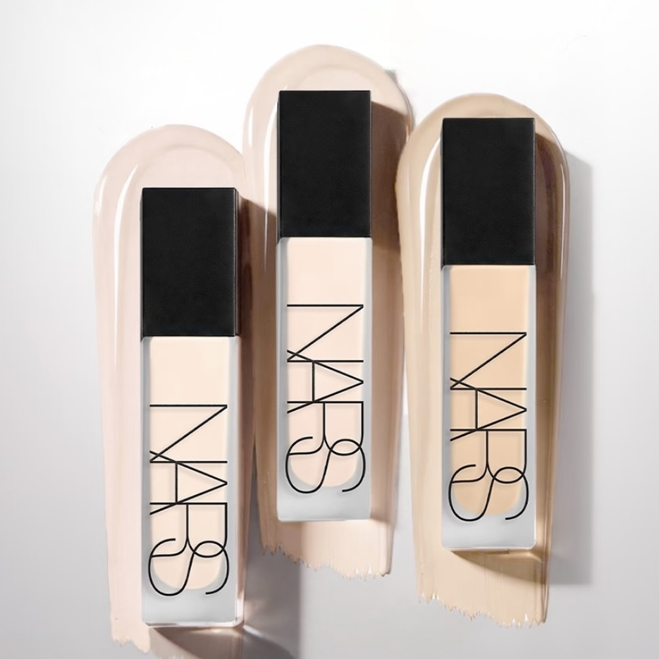 NARS 超控輕霧粉底精華